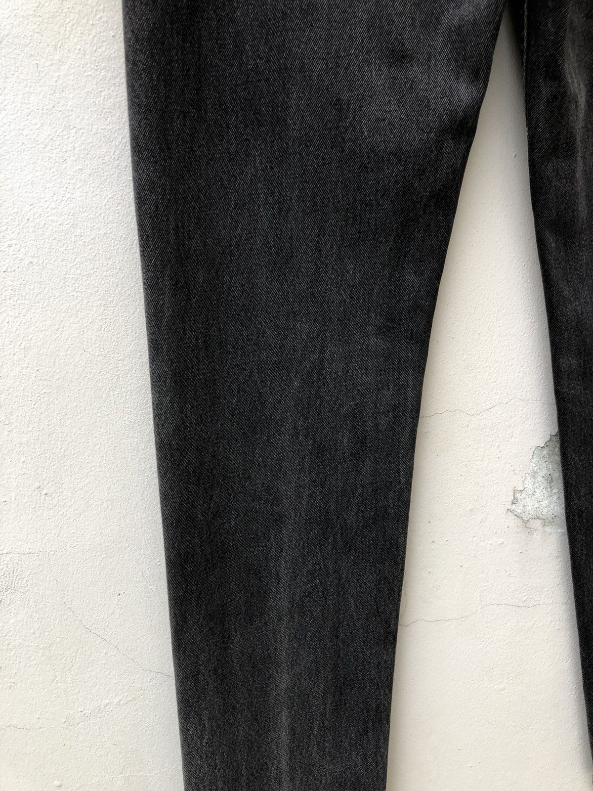 Levi's × Vintage Vintage 1995 Levi’s 505 Straight Leg Faded Black Denim Jeans Size US 31 - 13 Thumbnail
