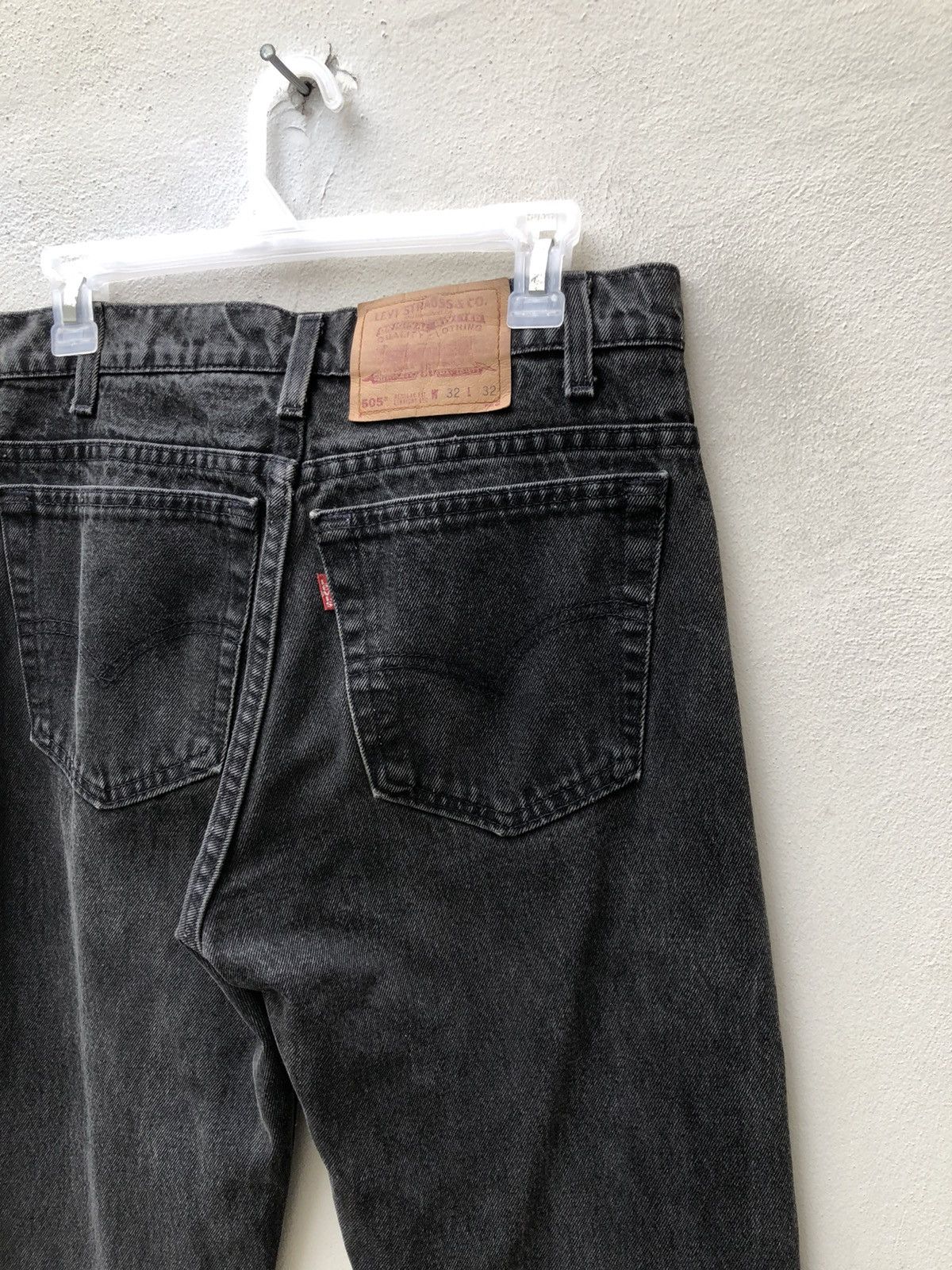 Levi's × Vintage Vintage 1995 Levi’s 505 Straight Leg Faded Black Denim Jeans Size US 31 - 15 Thumbnail