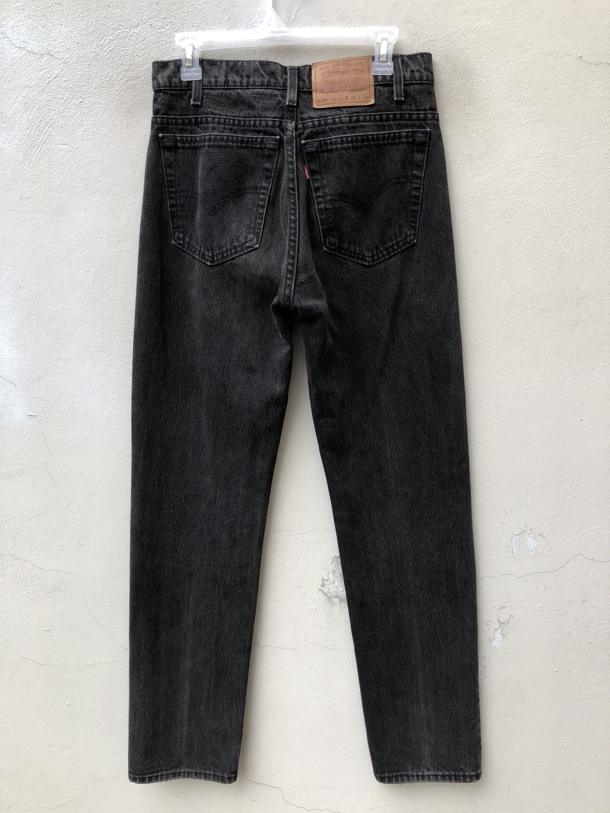 Levi's × Vintage Vintage 1995 Levi’s 505 Straight Leg Faded Black Denim Jeans Size US 31 - 11 Thumbnail
