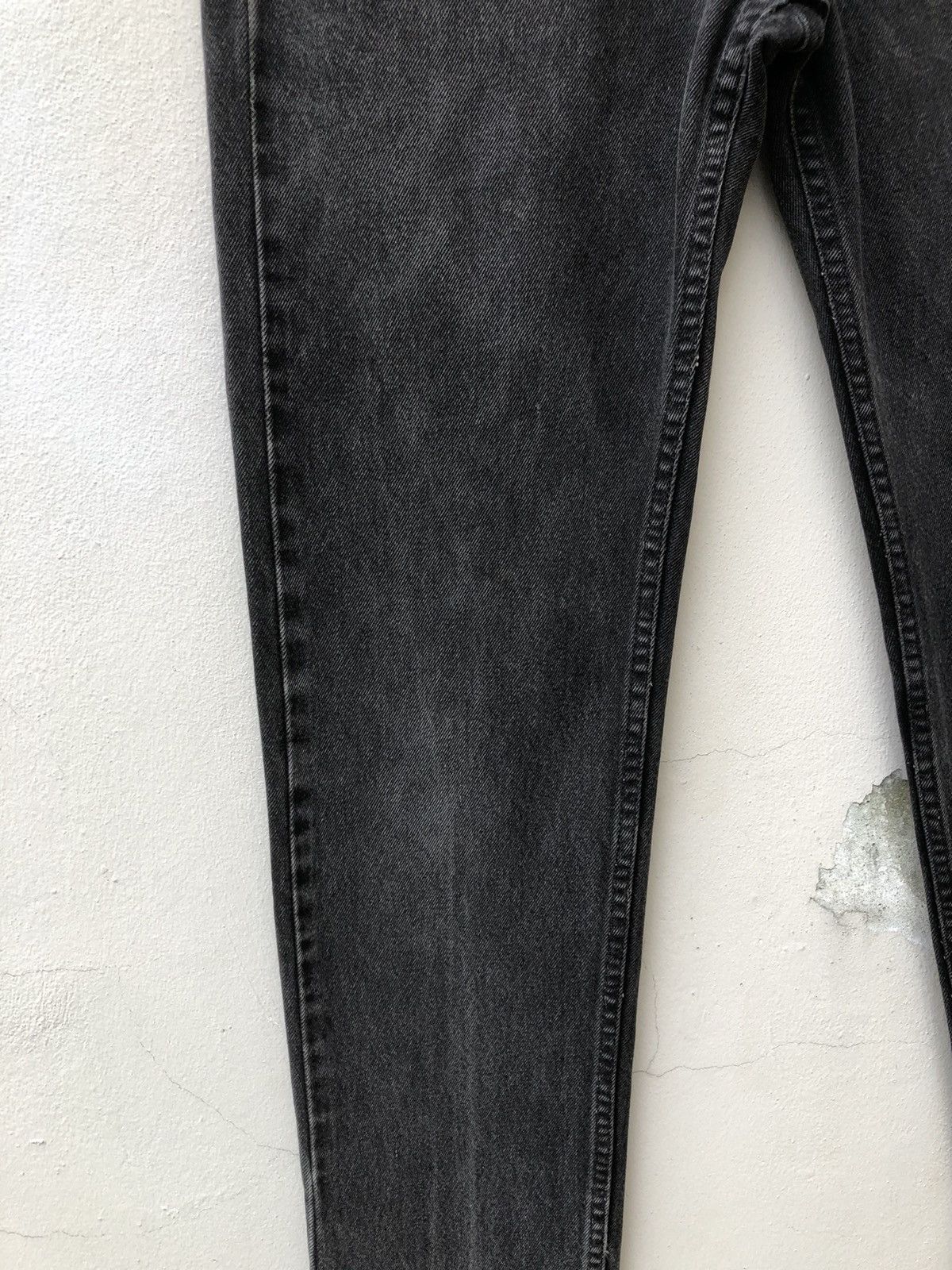 Levi's × Vintage Vintage 1995 Levi’s 505 Straight Leg Faded Black Denim Jeans Size US 31 - 6 Thumbnail