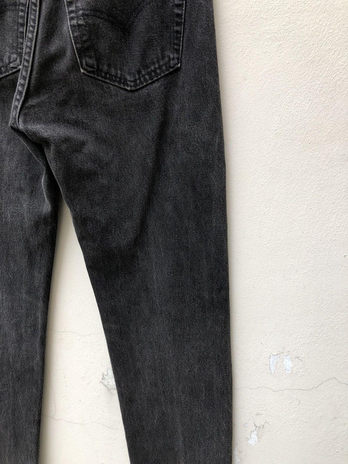 Levi's × Vintage Vintage 1995 Levi’s 505 Straight Leg Faded Black Denim Jeans Size US 31 - 17 Thumbnail