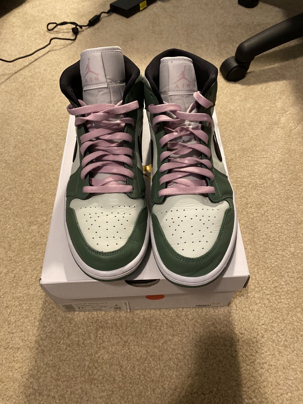 Jordan Brand × Nike Jordan 1 Mid “Dutch Green” Size US 10 / EU 43 - 4 Thumbnail