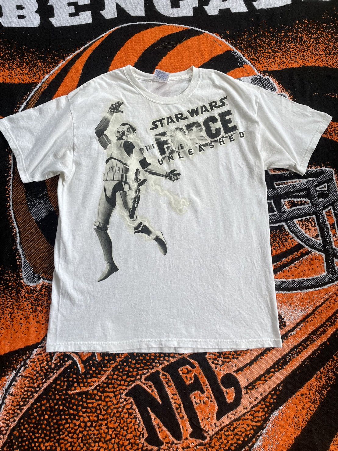 Star Wars × Vintage Vintage Star Wars The Force Unleashed White T-Shirt Size US XL / EU 56 / 4 - 1 Thumbnail