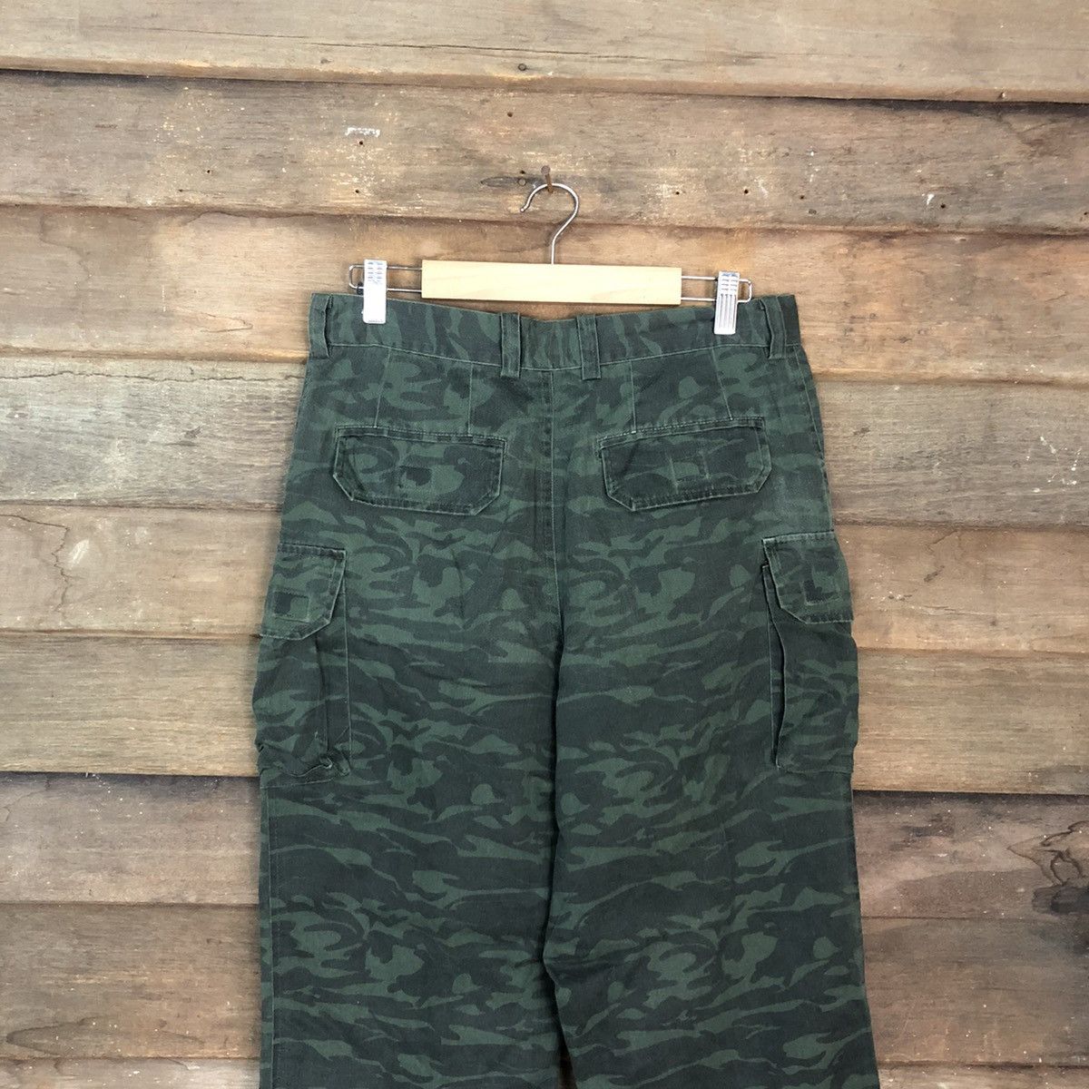 LONE WOLF Vintage Lonely wolf green Camo cargo pants Size US 29 - 10 Thumbnail