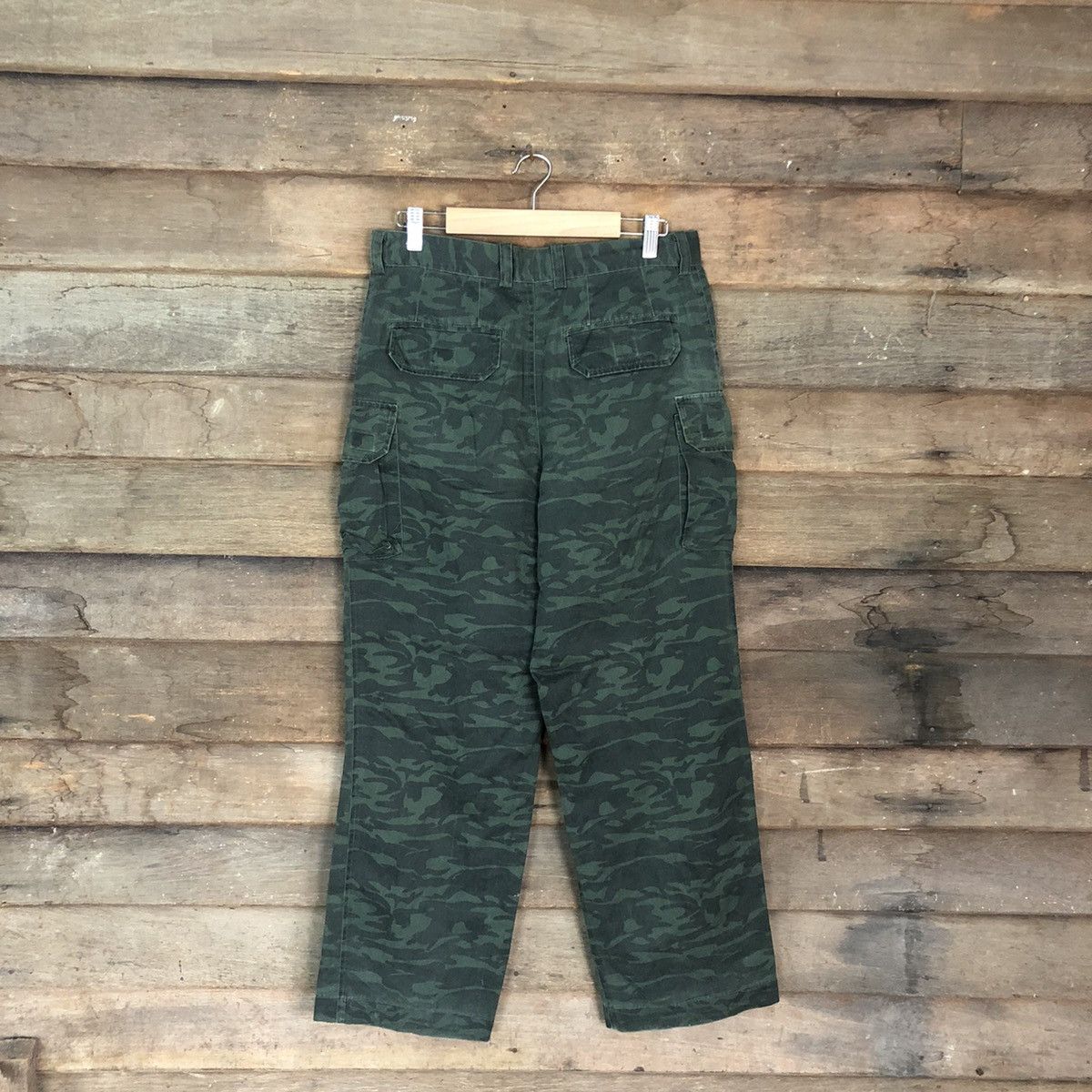 LONE WOLF Vintage Lonely wolf green Camo cargo pants Size US 29 - 9 Thumbnail