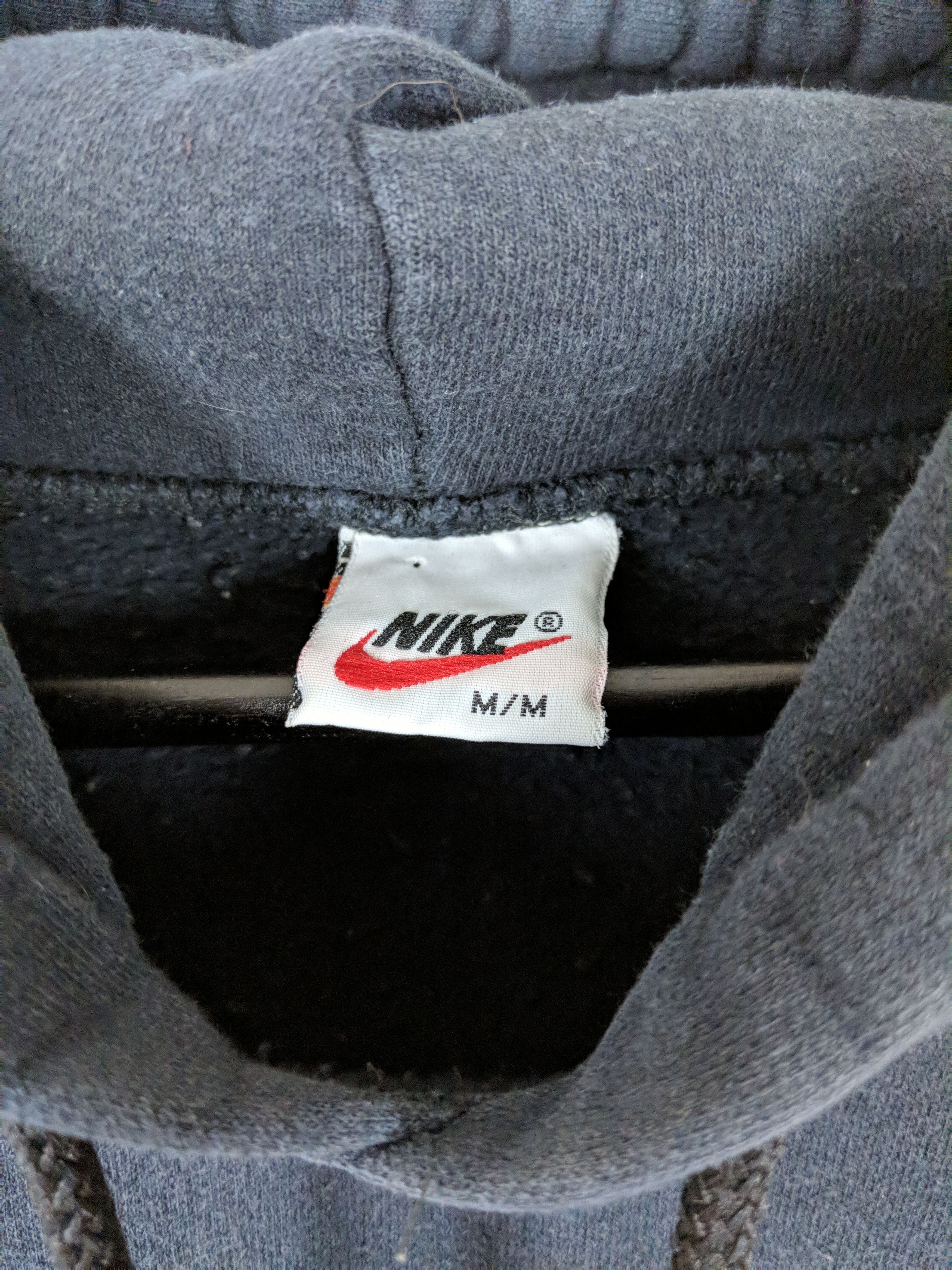 Nike Vintage 90s Nike Big Center Swoosh Faded Black Hoodie Size US M / EU 48-50 / 2 - 2 Thumbnail