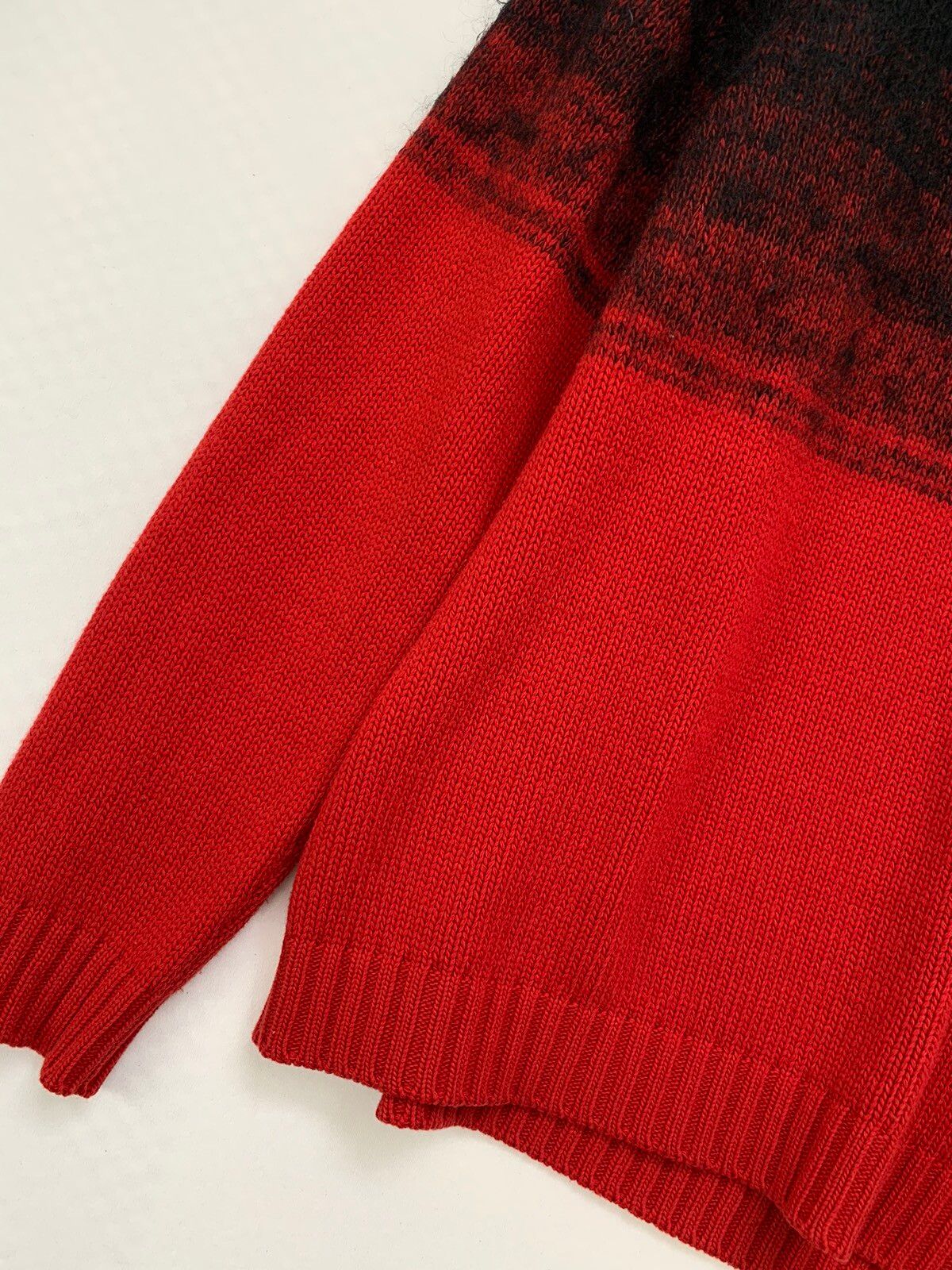 Prada FW2017 mohair wool knit red black Size US M / EU 48-50 / 2 - 4 Thumbnail