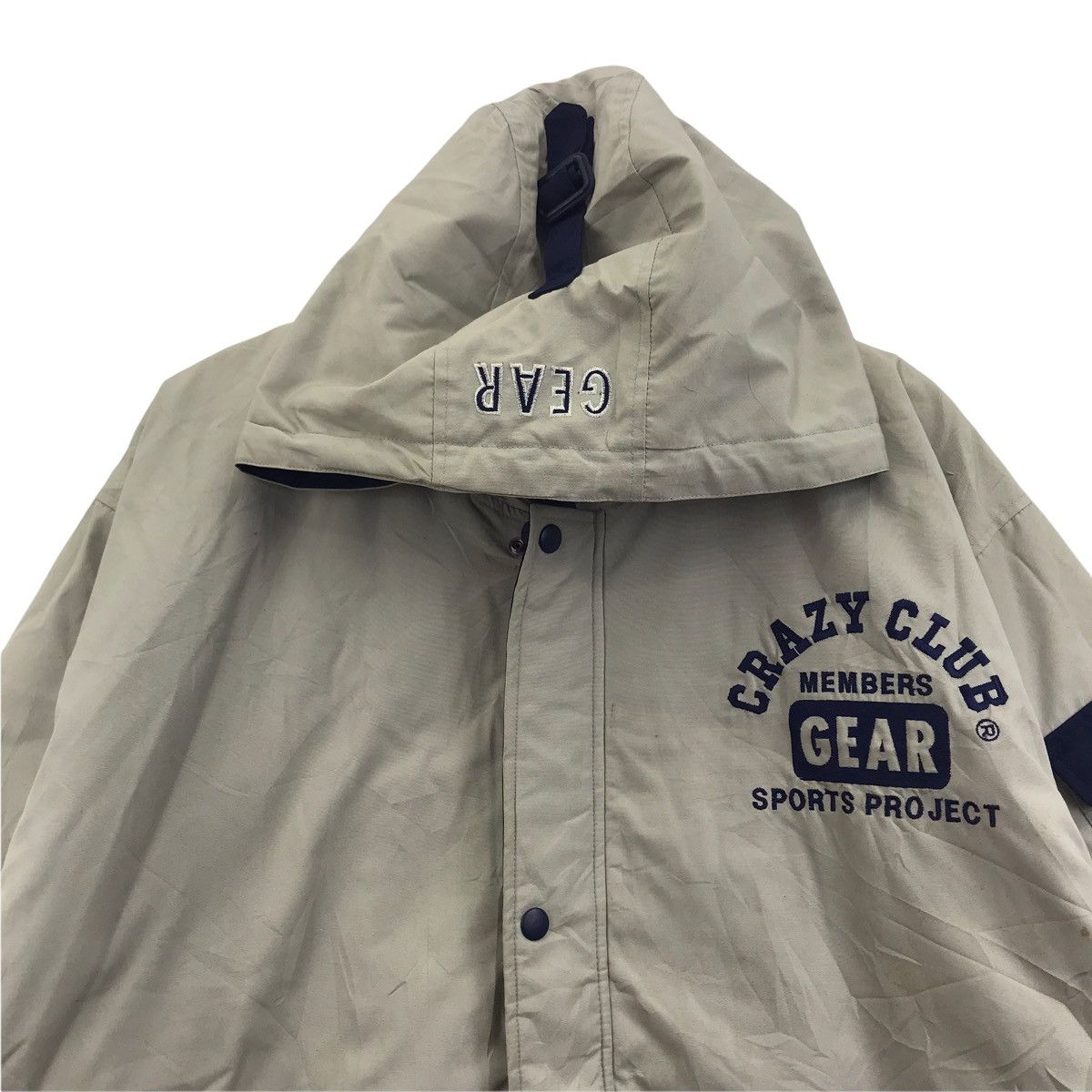 Vintage CRAZY CLUB ACTIVELY Staff Sportswear Silver Hoodie Jacket Size US XL / EU 56 / 4 - 4 Thumbnail