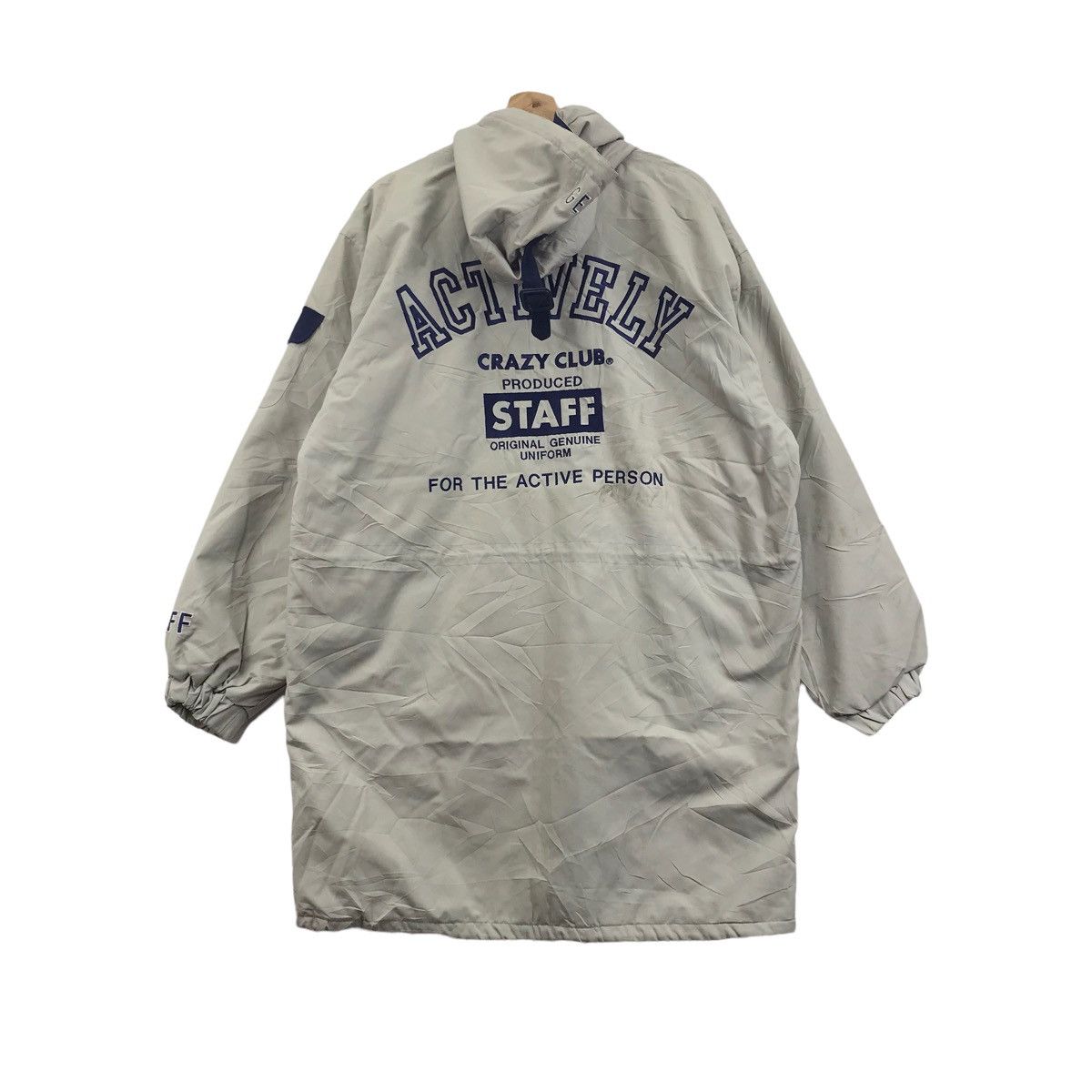 Vintage CRAZY CLUB ACTIVELY Staff Sportswear Silver Hoodie Jacket Size US XL / EU 56 / 4 - 1 Thumbnail