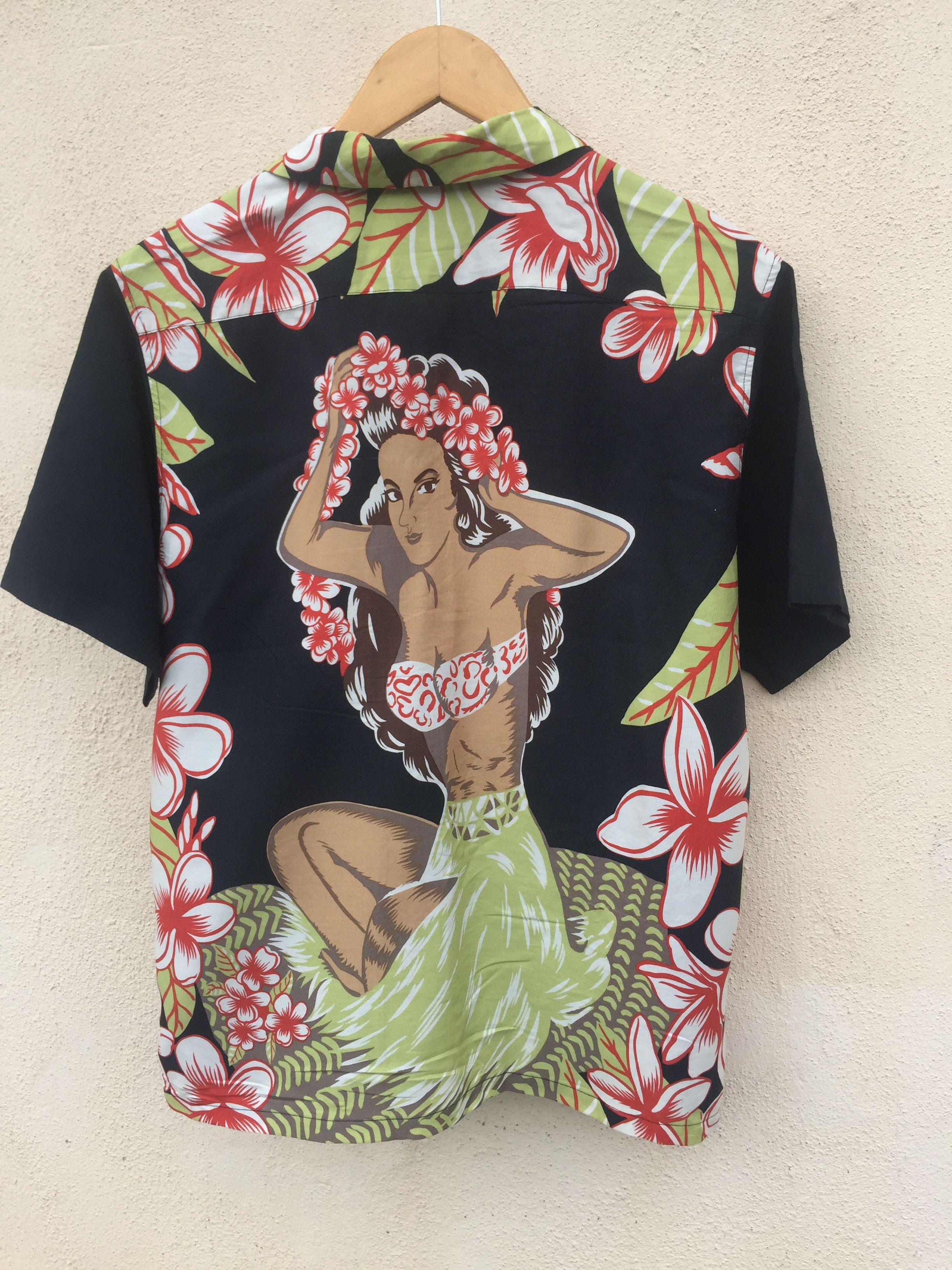 image of Hawaiian Shirt Hawaiian Hula Girl Rayon Shirt Men Medium Aloha Beach in Black/Mix
