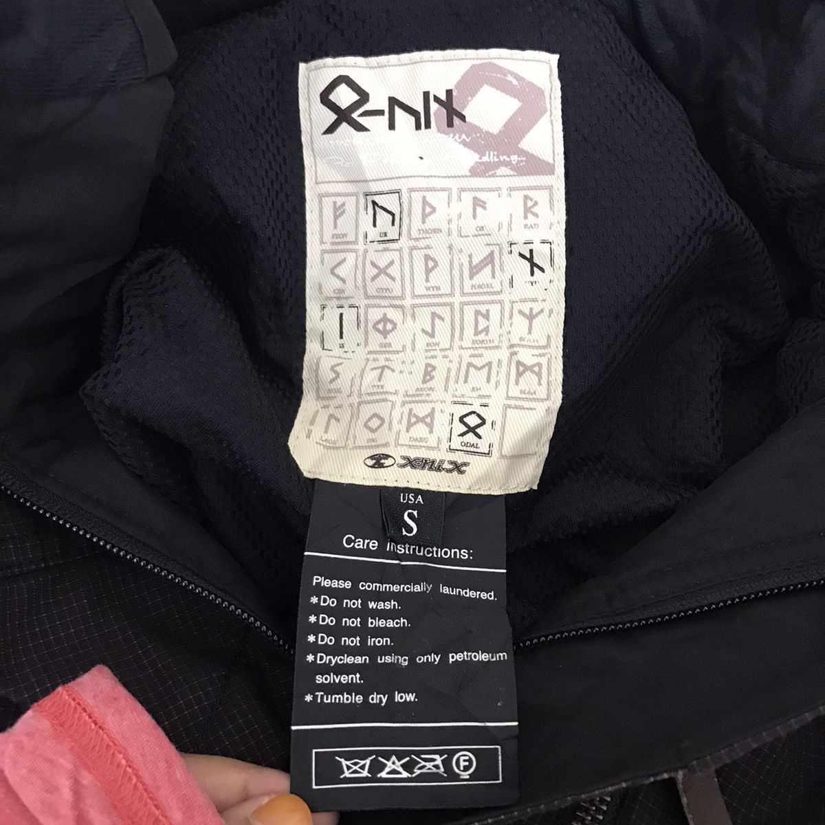 Vintage X-NIX SKI USA Skiing Snow Winter Christmas Hoodie Jacket Size US S / EU 44-46 / 1 - 4 Thumbnail