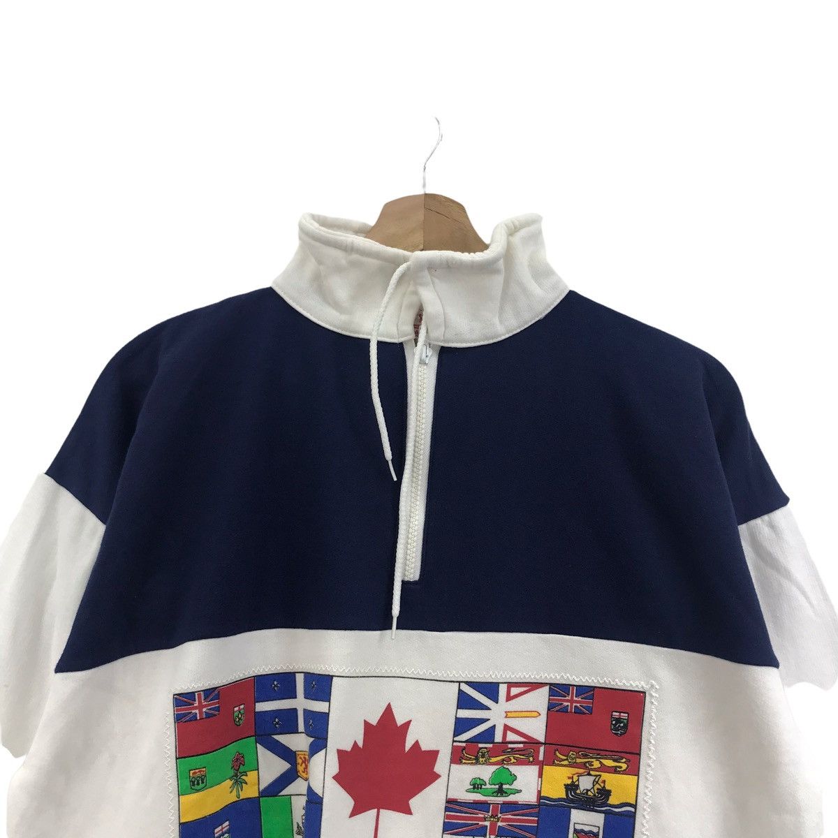 Vintage Vintage NIAGARA FALLS CANADA Country Place Sweatshirt Size US M / EU 48-50 / 2 - 2 Thumbnail