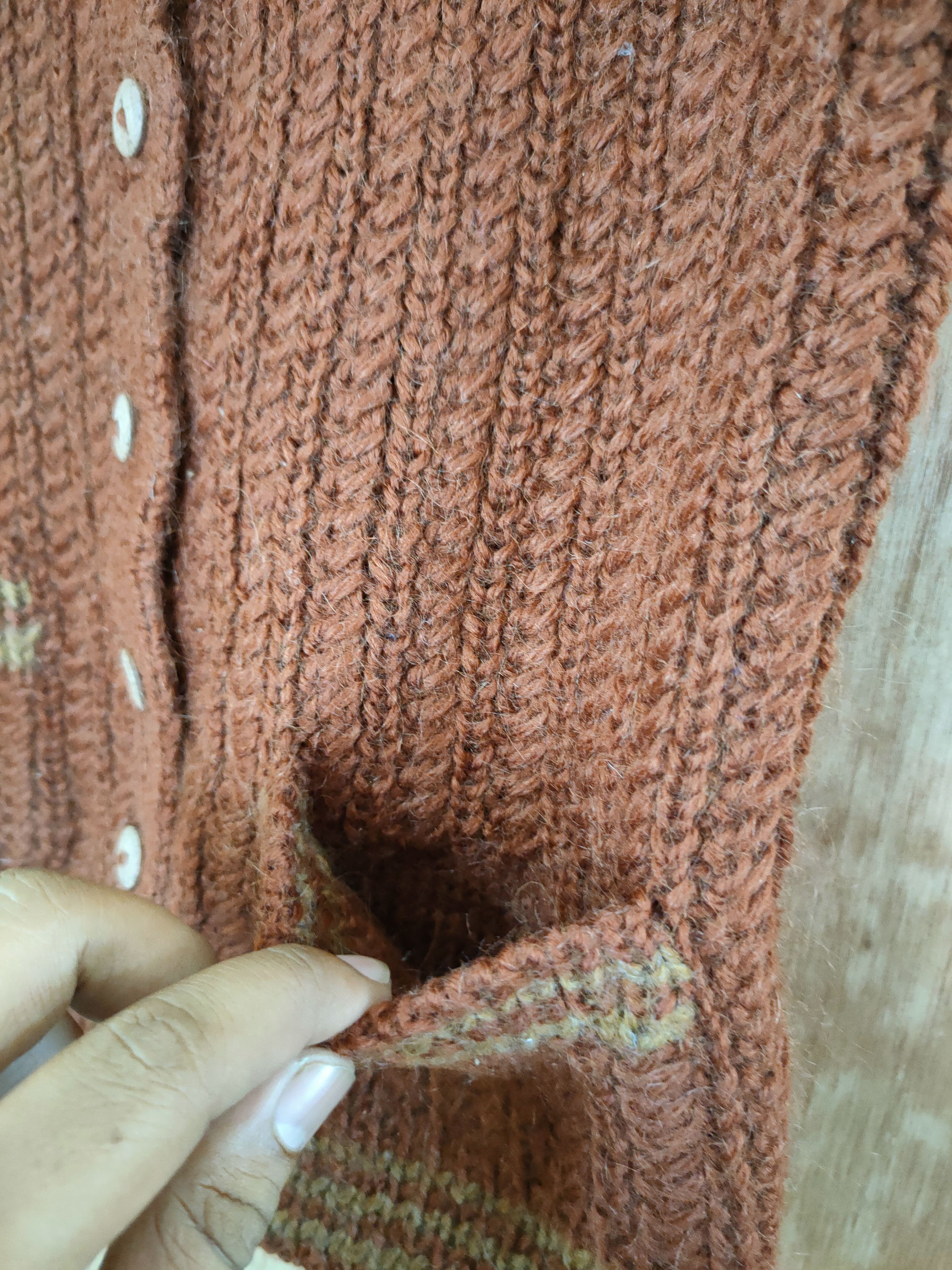 Handmade Handmade vintage knitwear vest sleeve less brown #46-567 Size XS / US 0-2 / IT 36-38 - 4 Thumbnail