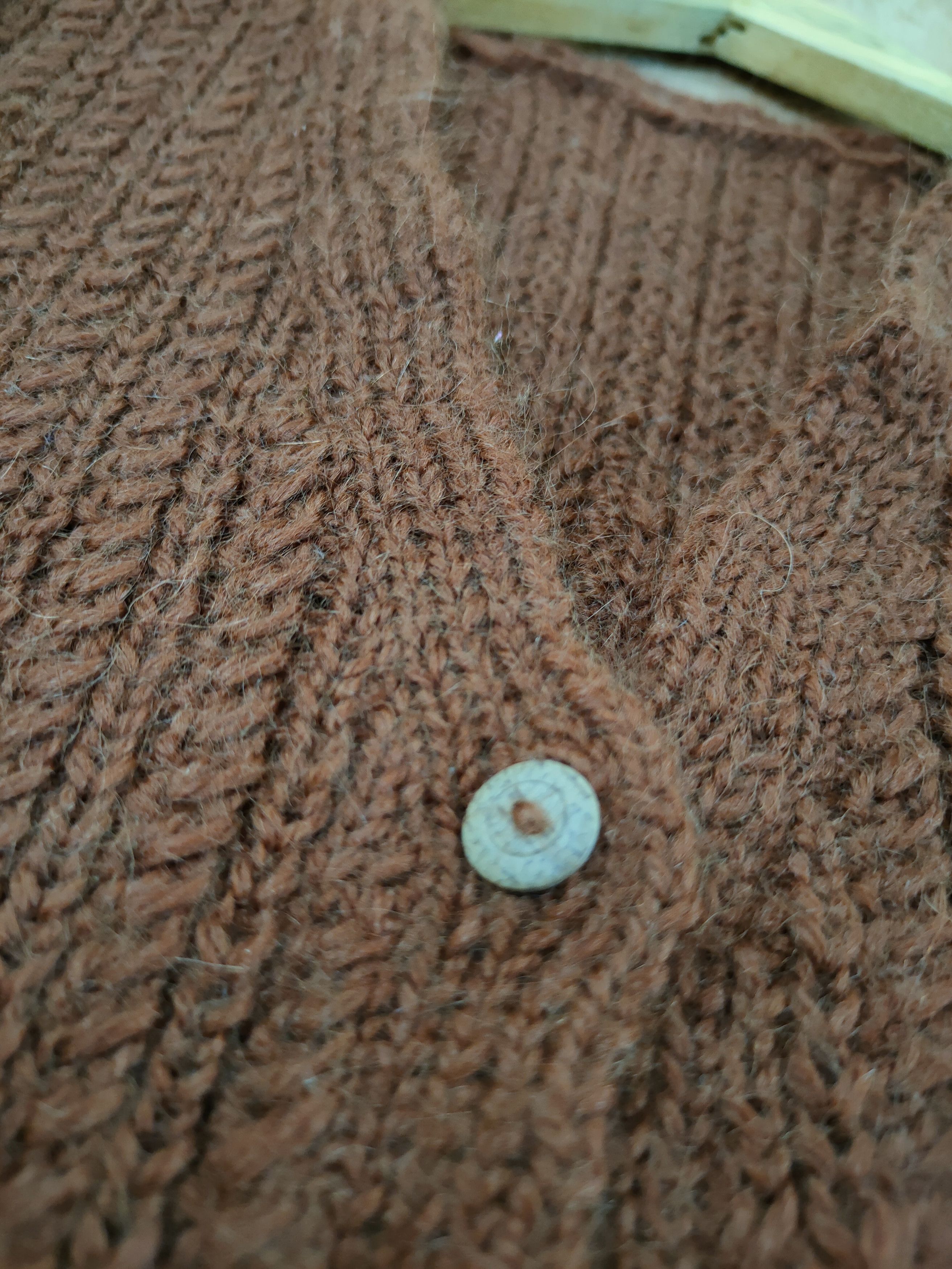 Handmade Handmade vintage knitwear vest sleeve less brown #46-567 Size XS / US 0-2 / IT 36-38 - 5 Thumbnail