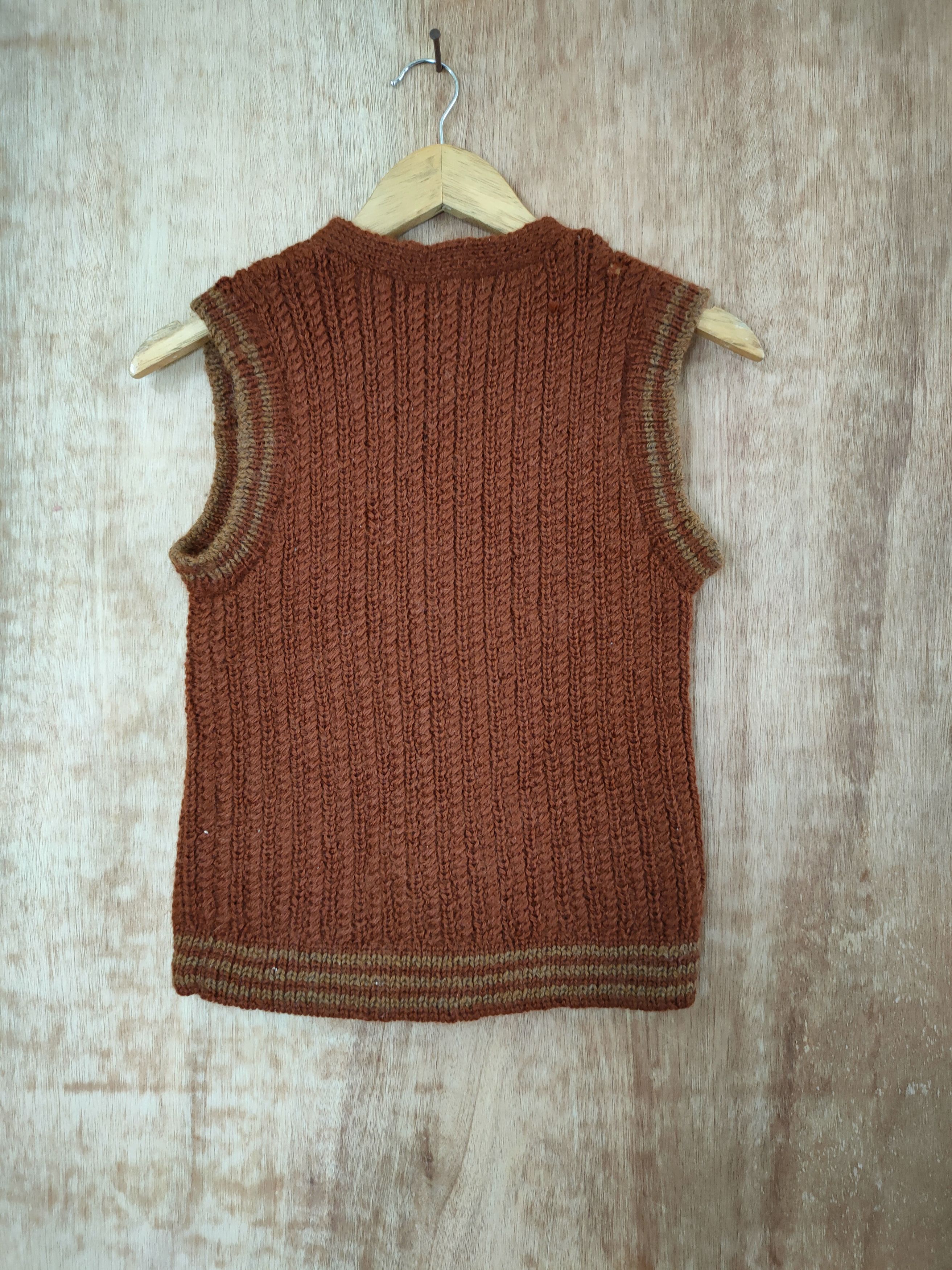 Handmade Handmade vintage knitwear vest sleeve less brown #46-567 Size XS / US 0-2 / IT 36-38 - 6 Thumbnail