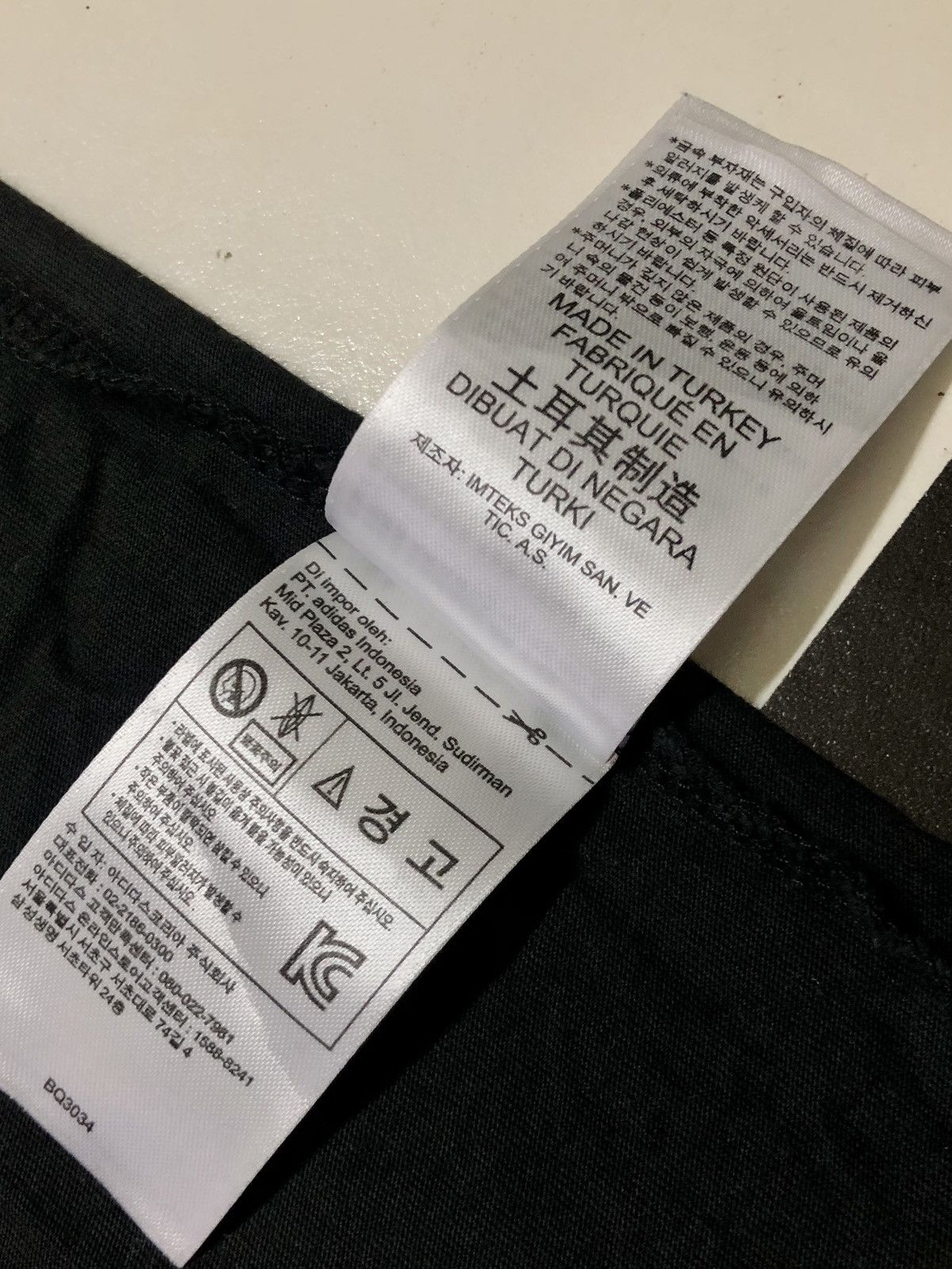 Adidas Vintage Adidas Single Pocket T-Shirt 97 Foot XRay Over Print Size US S / EU 44-46 / 1 - 16 Thumbnail