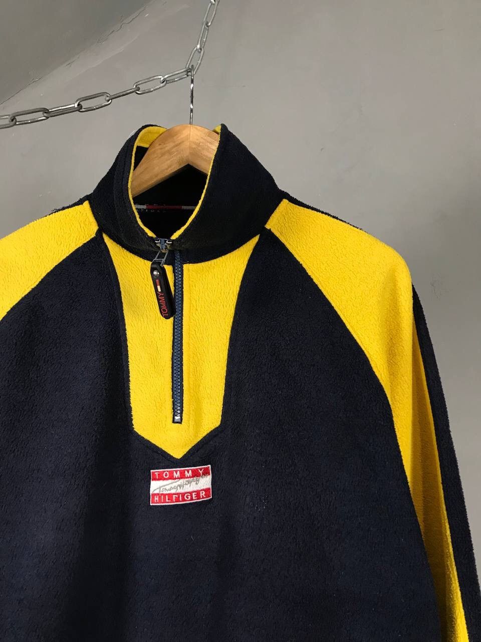 Tommy Hilfiger Tommy Hilfiger Luxury Streetwear Fleece Sweatshirt Size US XL / EU 56 / 4 - 2 Thumbnail