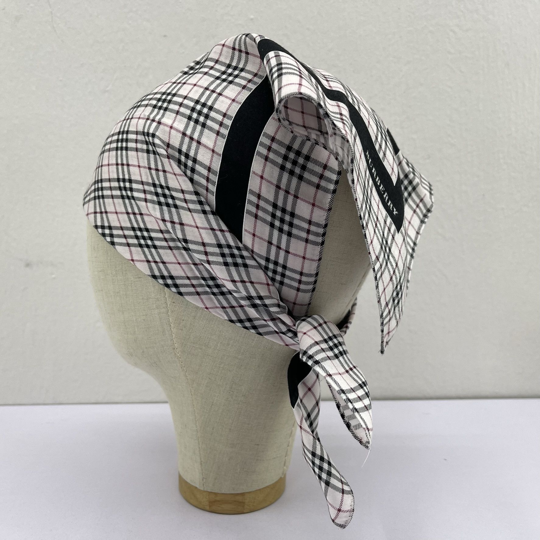 Vintage Vintage Burberry Handkerchief / Neckerchief - 4014 Size ONE SIZE - 2 Thumbnail
