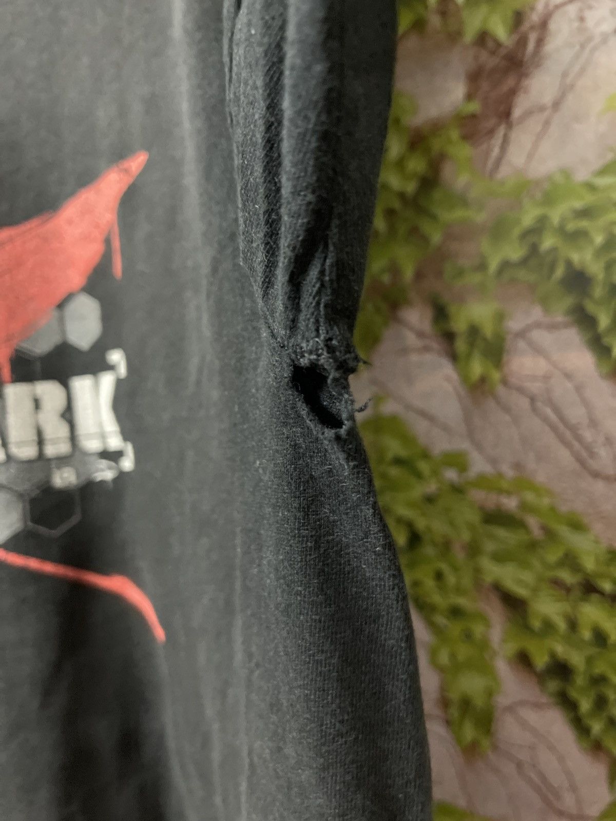 Band Tees VINTAGE Y2K DISTRESSED LINKIN PARK TEE VERY RARE Size US M / EU 48-50 / 2 - 6 Thumbnail