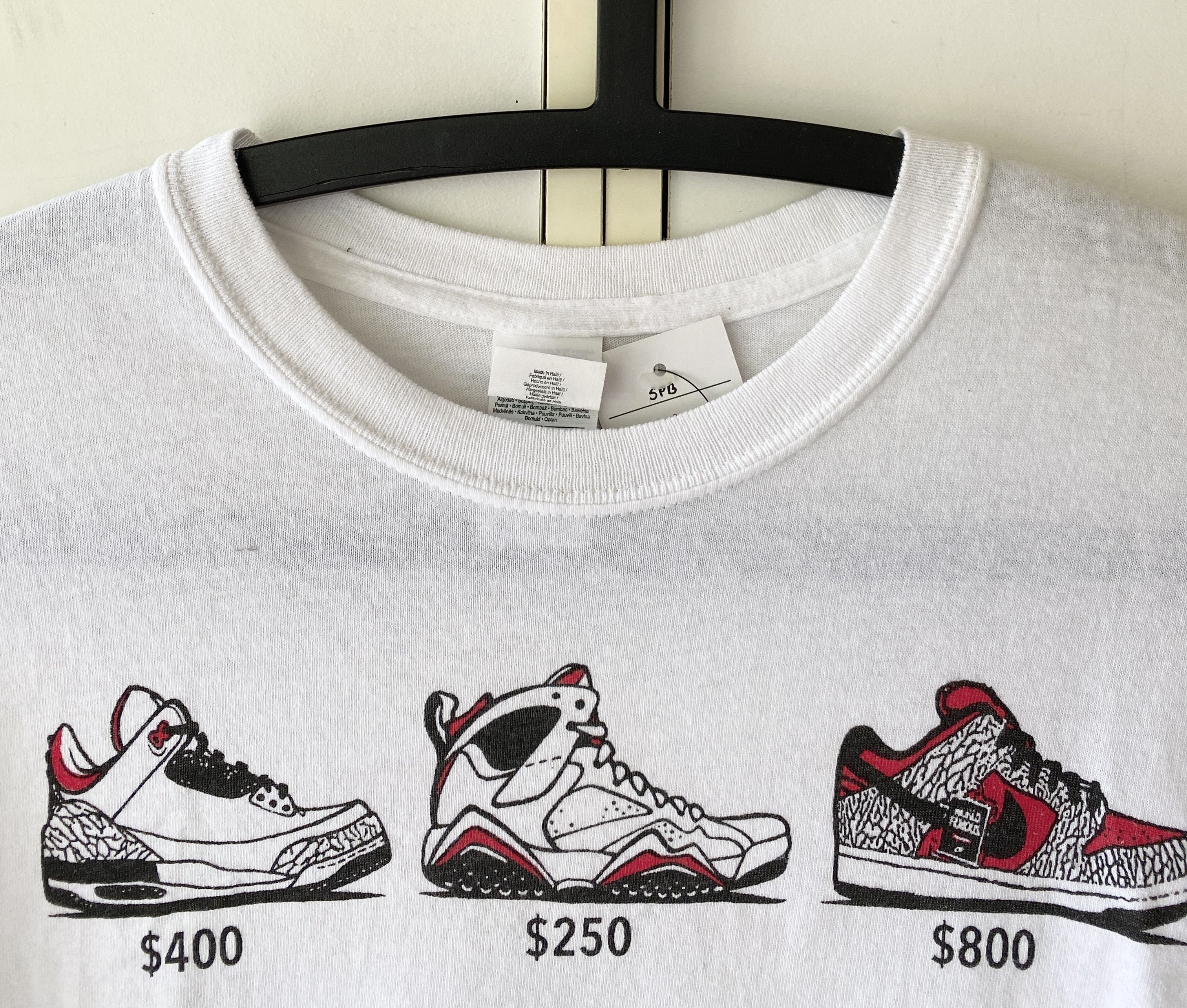 Gildan 'FLIGHT CLUB' VERY COOL SNEAKER PRINTED T SHIRT Size US M / EU 48-50 / 2 - 3 Thumbnail