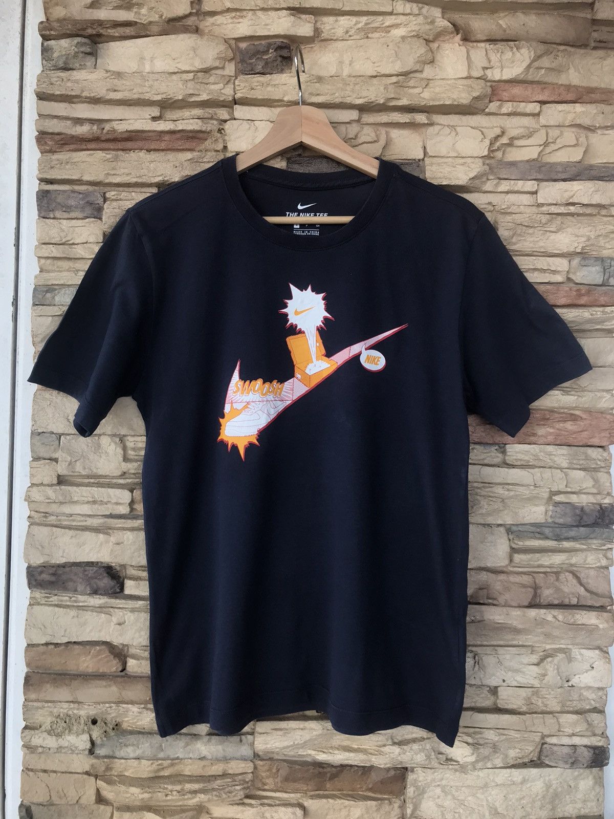 Nike Nike Swoosh Box Shoes Logo Tee Size US S / EU 44-46 / 1 - 1 Thumbnail