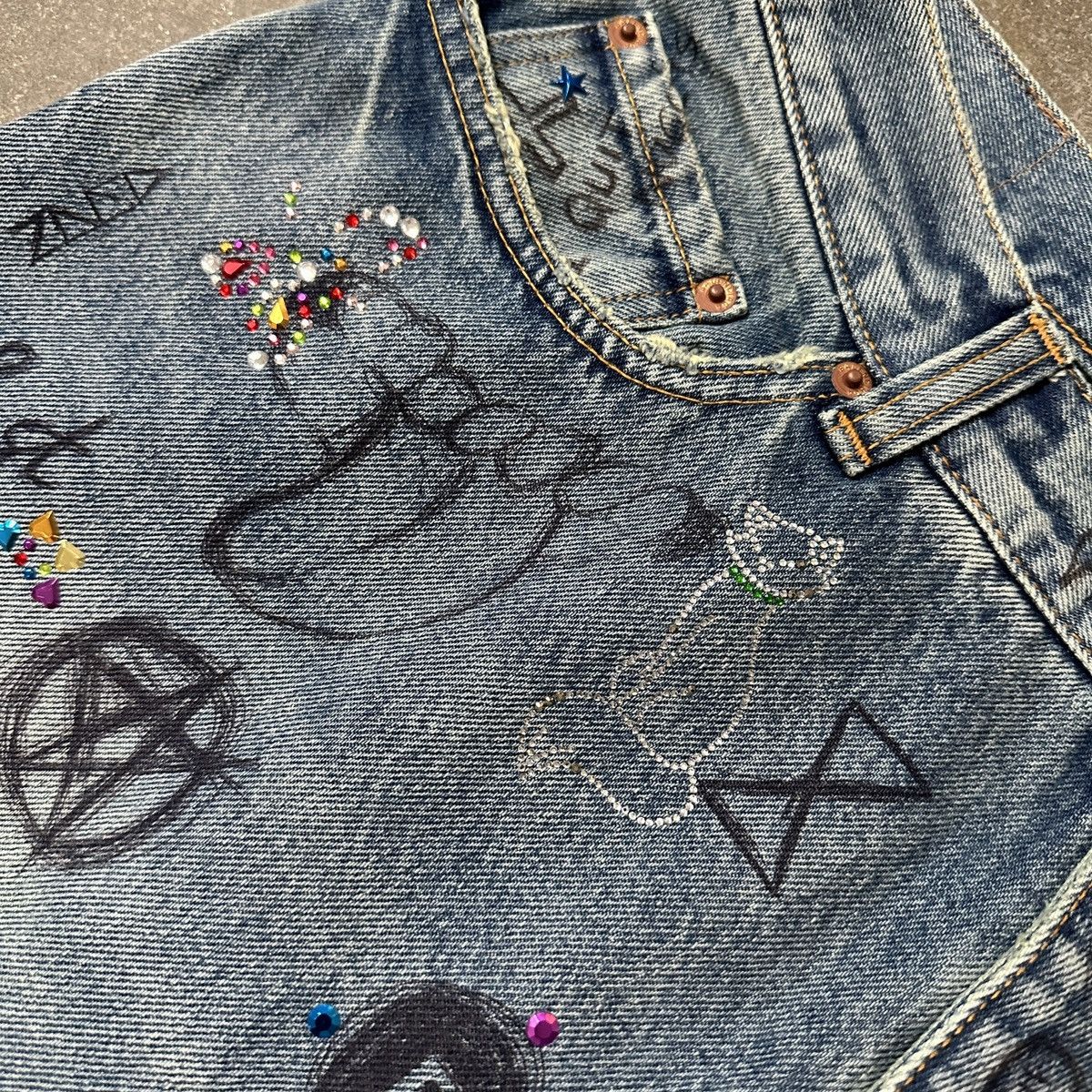 Balenciaga Balenciaga FW22 Rhinestone Scribble Baggy Denim Size US 32 / EU 48 - 4 Thumbnail