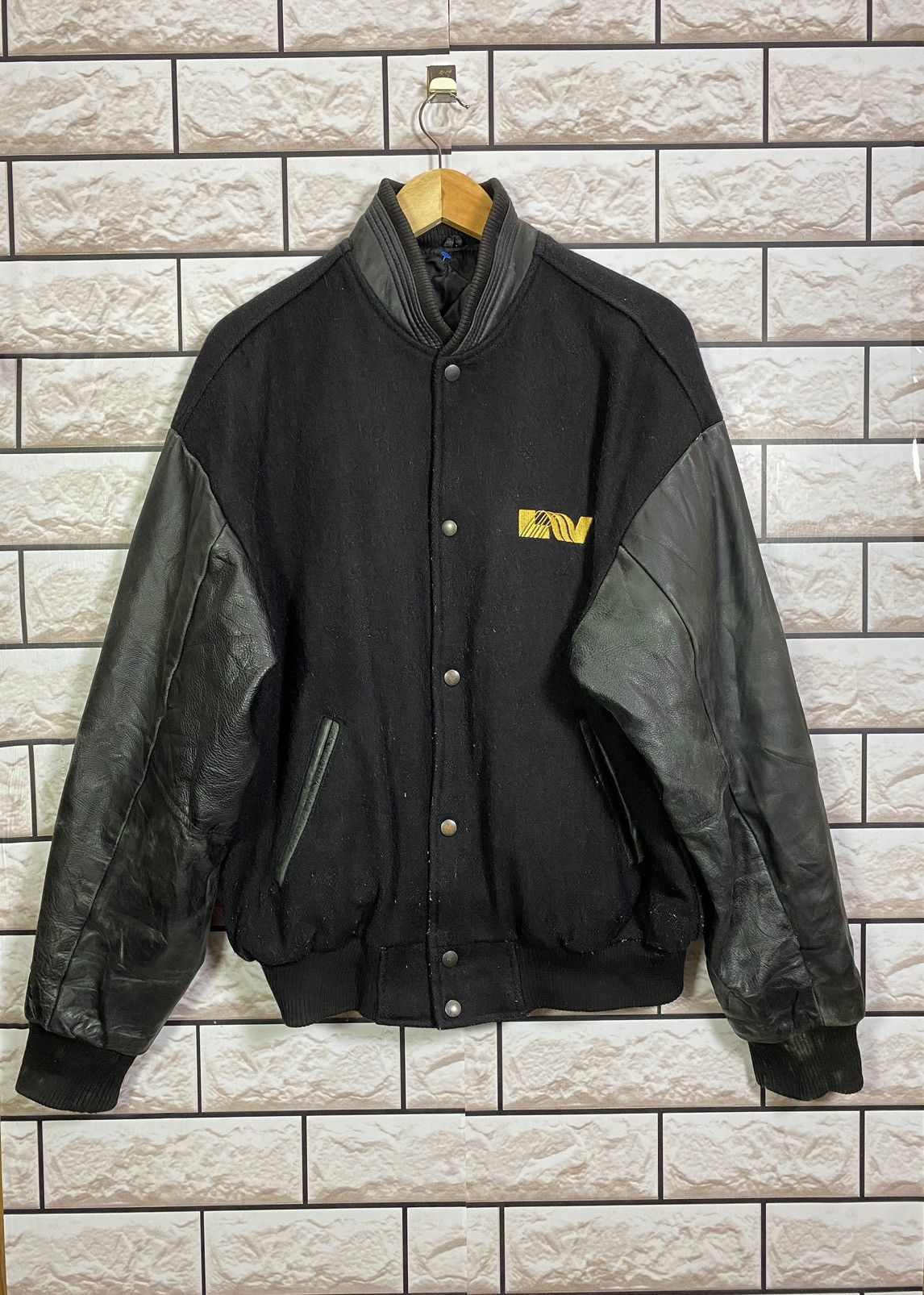 Vintage Vintage Livewire Varsity Jackets Size US L / EU 52-54 / 3 - 1 Thumbnail