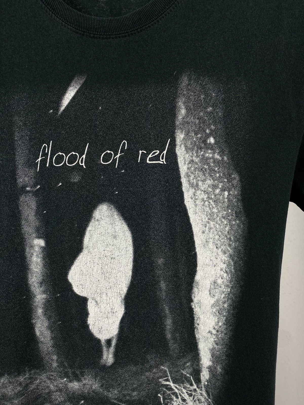 Band Tees Flood of Red band tee rock tee T-shirts big logo size M Size US M / EU 48-50 / 2 - 3 Thumbnail