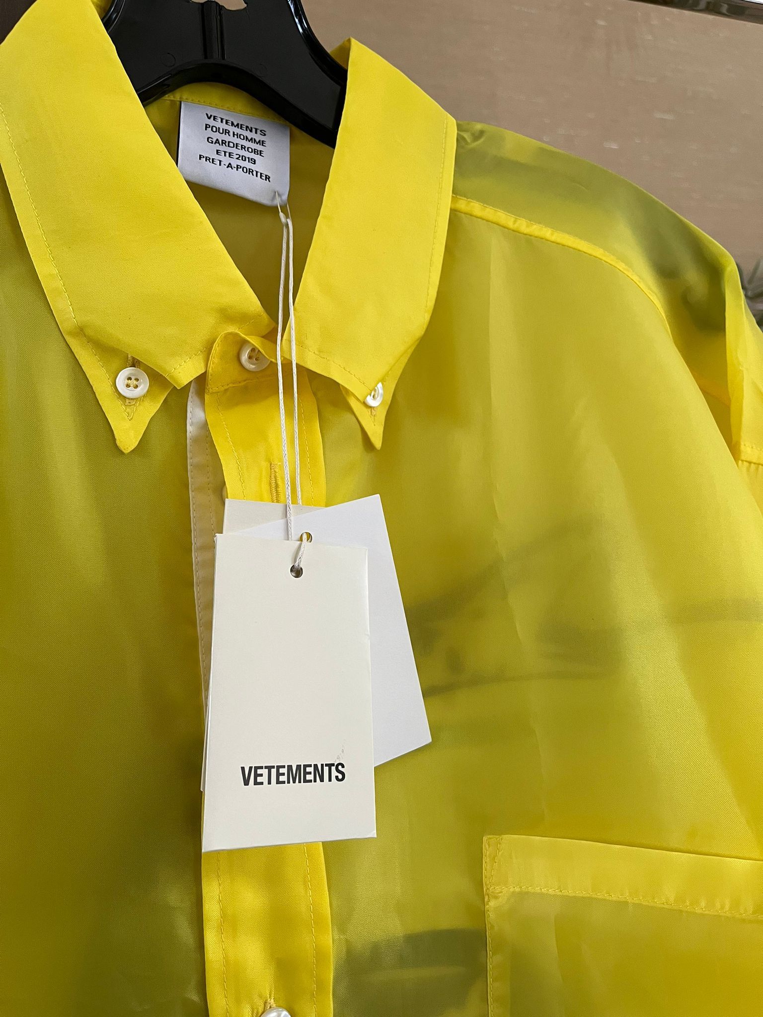Vetements Oversized Viscose Tread Me Button Up in Highlighter Yellow Size US XS / EU 42 / 0 - 9 Thumbnail