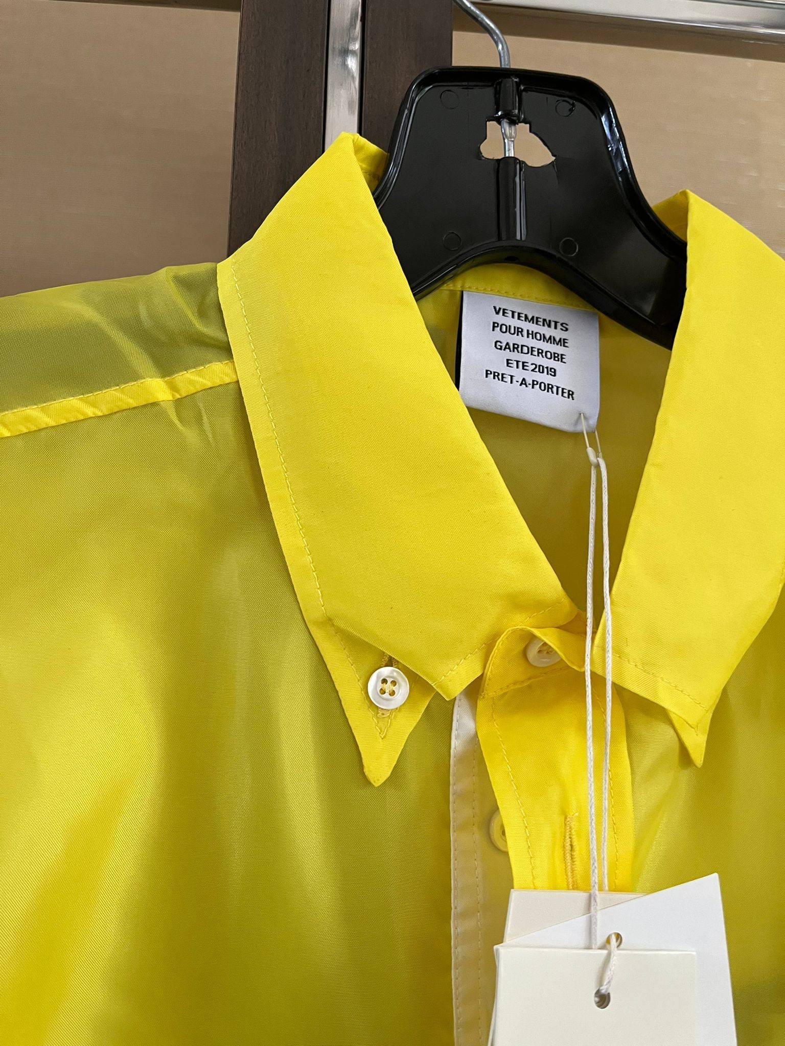 Vetements Oversized Viscose Tread Me Button Up in Highlighter Yellow Size US XS / EU 42 / 0 - 12 Thumbnail