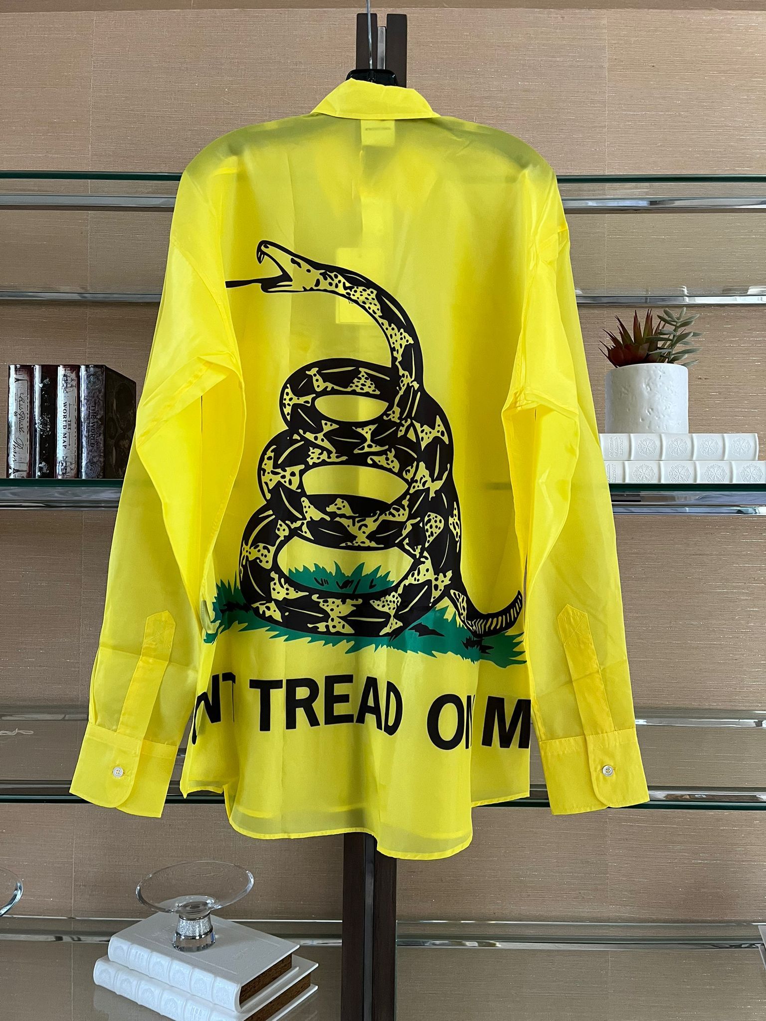 Vetements Oversized Viscose Tread Me Button Up in Highlighter Yellow Size US XS / EU 42 / 0 - 7 Thumbnail