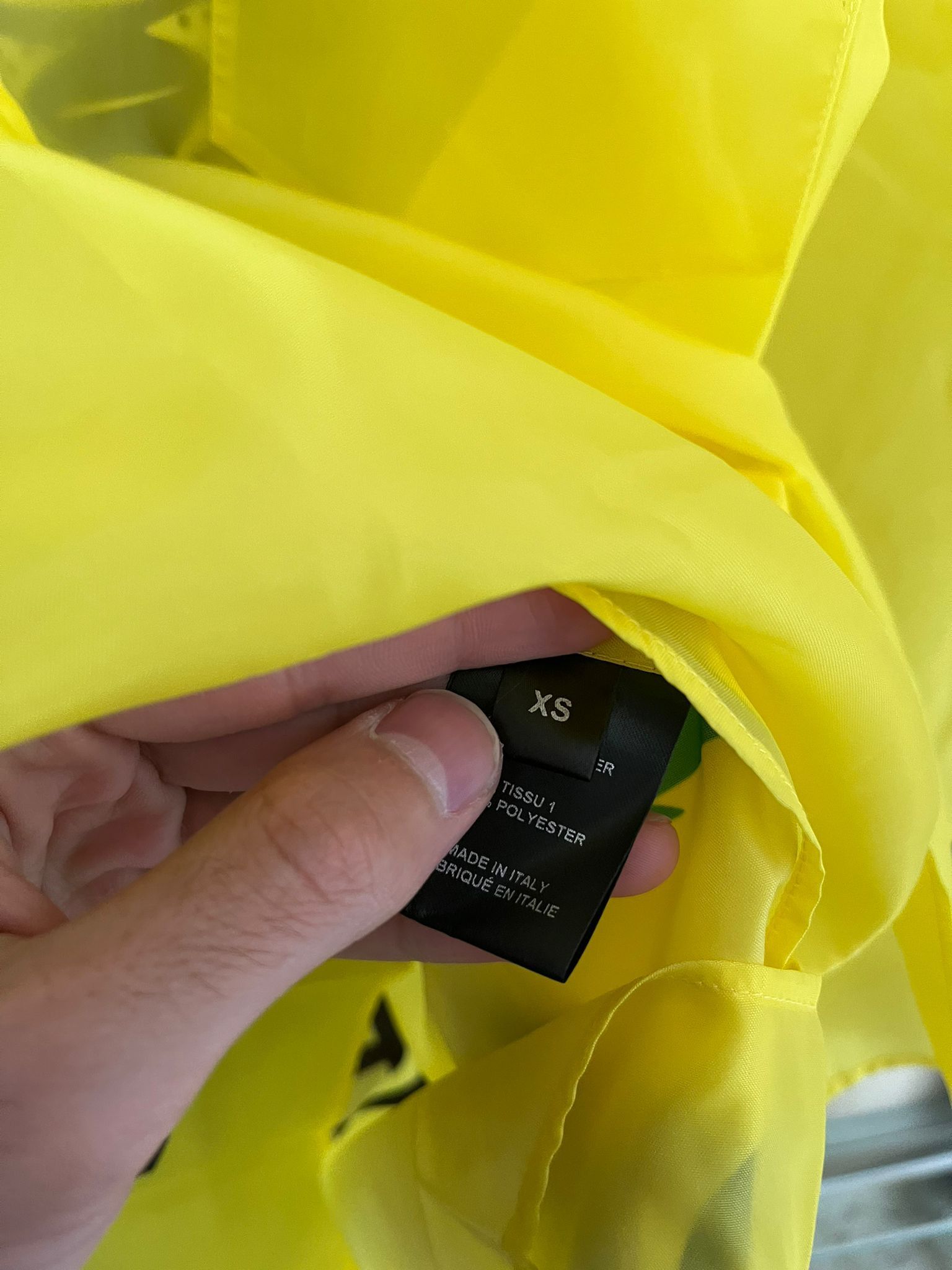 Vetements Oversized Viscose Tread Me Button Up in Highlighter Yellow Size US XS / EU 42 / 0 - 13 Thumbnail