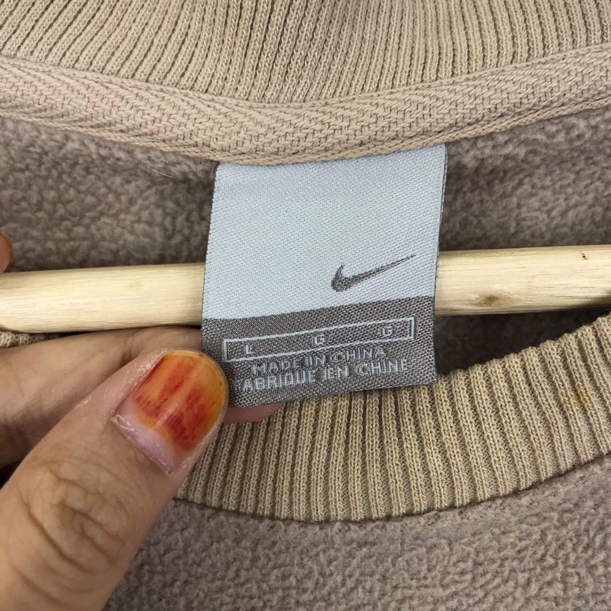 Nike NIKE SWOOSH Fleece Sportswear Sand Sweatshirt Size US L / EU 52-54 / 3 - 4 Thumbnail