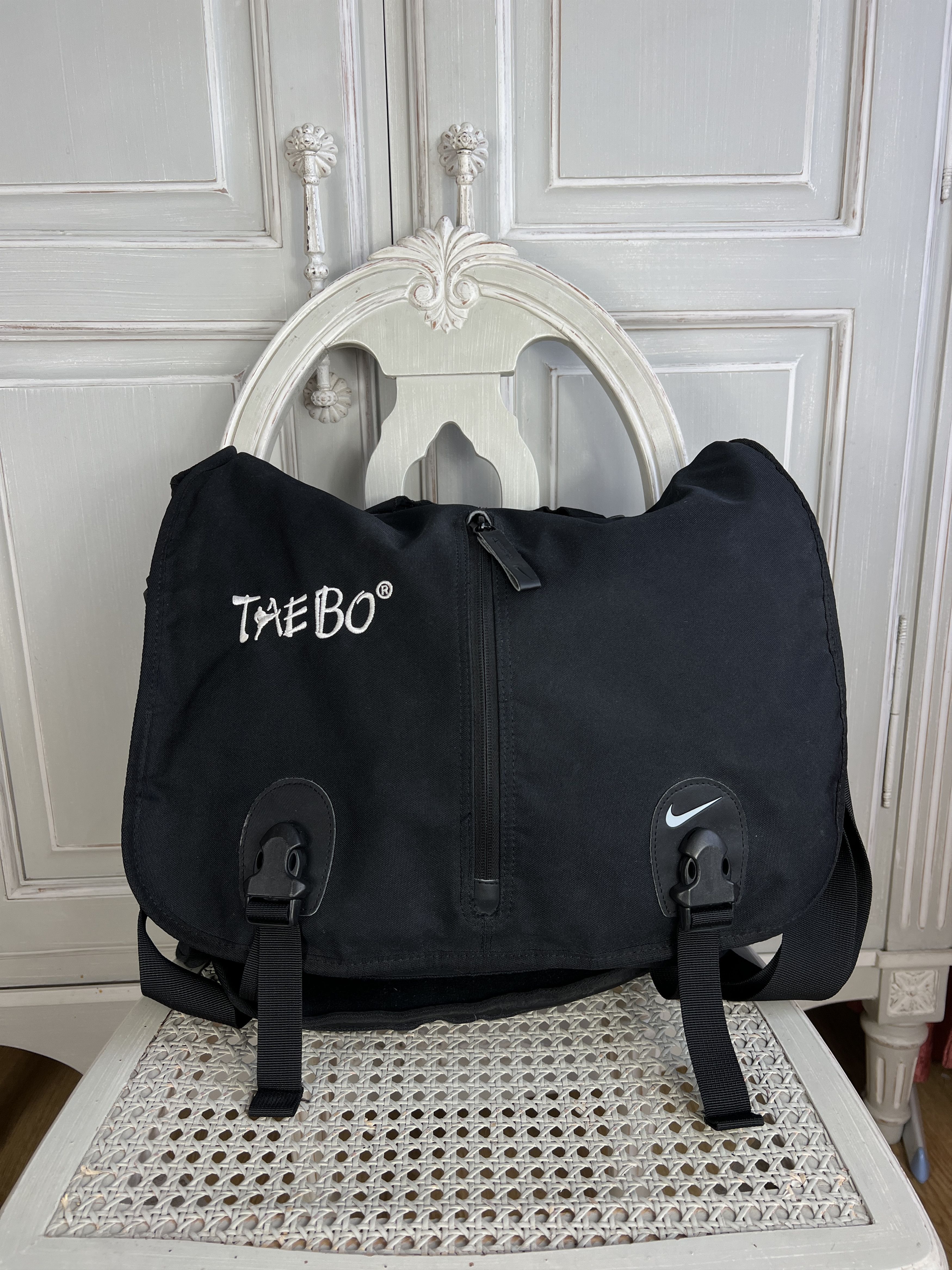 Vintage NIKE VINTAGE TAEBO SHOULDER BAG CORDURA Size ONE SIZE - 1 Thumbnail