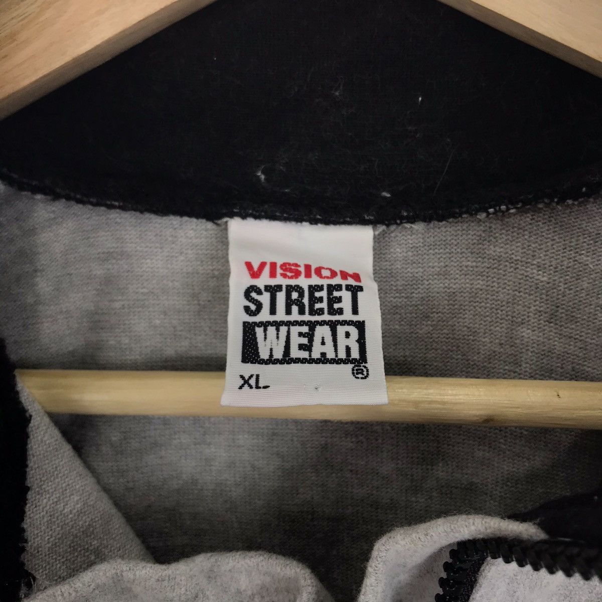 Vision Streetwear Vintage VISION STREET WEAR Skateboard Sweatshirt Size US XL / EU 56 / 4 - 4 Thumbnail