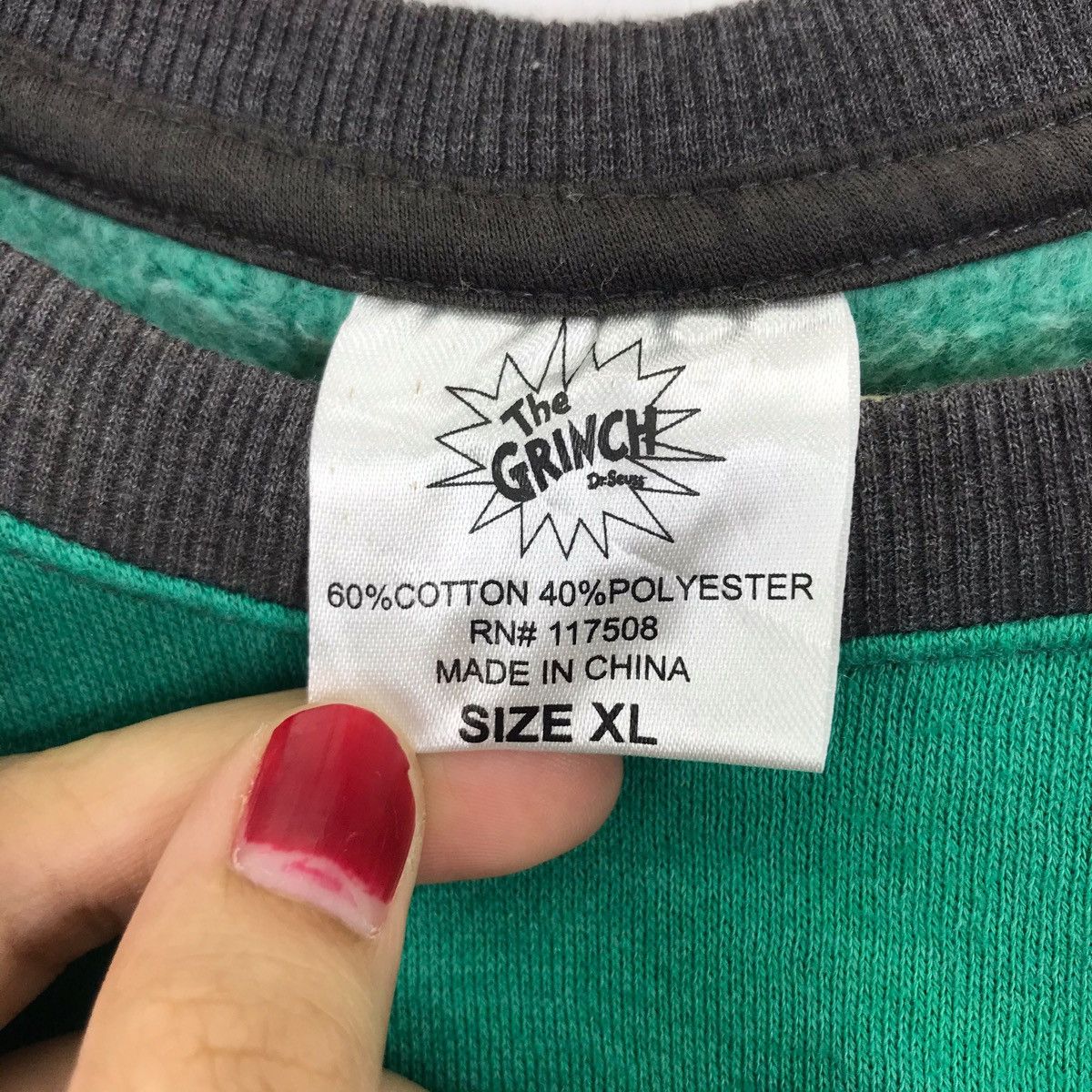 Disney THE GRINCH Dr SEUSS Disney Movie Green Sweatshirt Size US XL / EU 56 / 4 - 4 Thumbnail