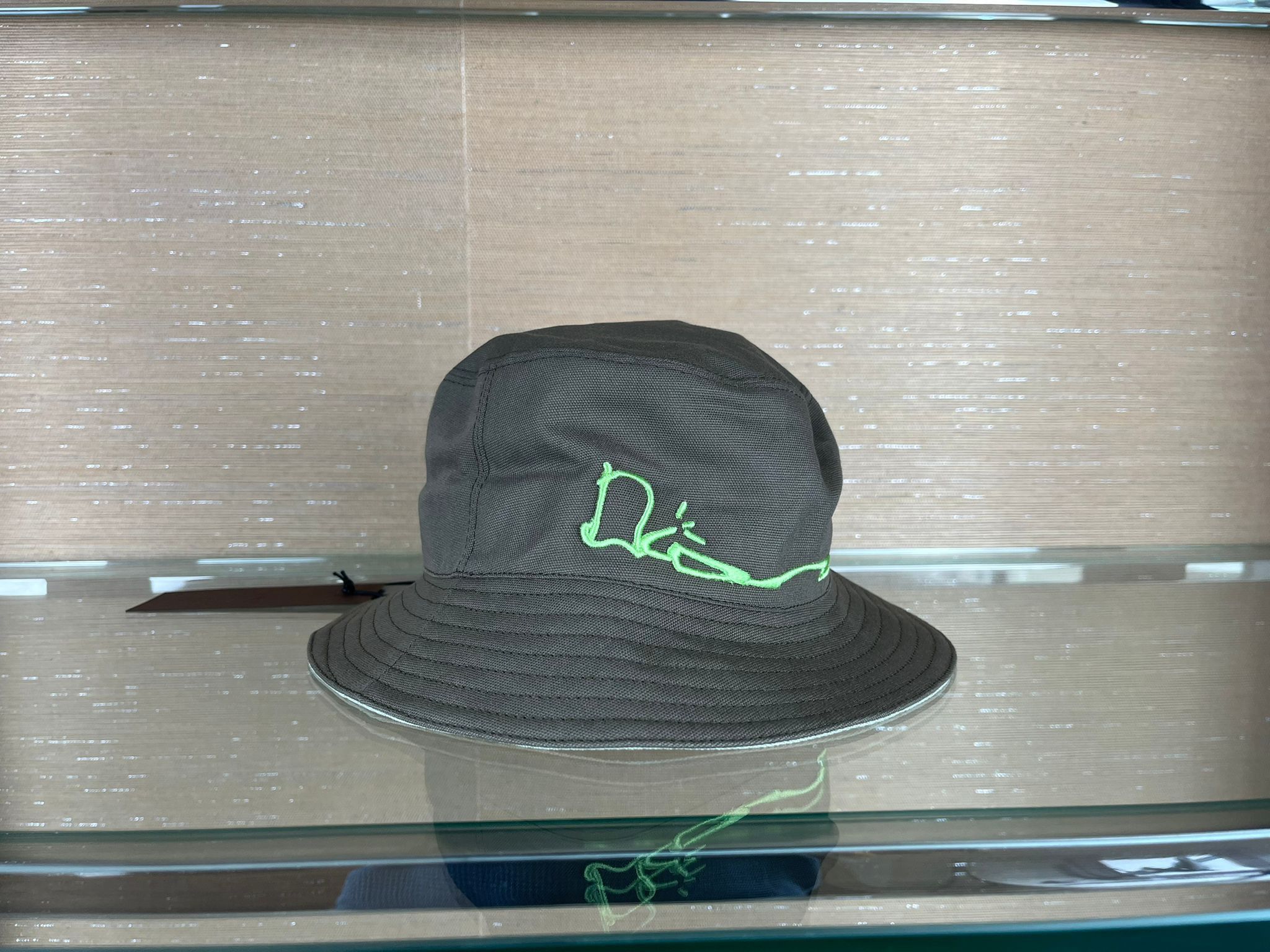 Dior Cactus Dior Embroidered Bucket Hat in Fond Vert Size ONE SIZE - 2 Thumbnail