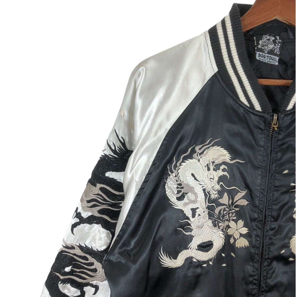Dogtown VINTAGE SUKAJAN DOG TOWN BLACK DRAGON SOUVENIR SATIN JACKET Size US L / EU 52-54 / 3 - 8 Thumbnail