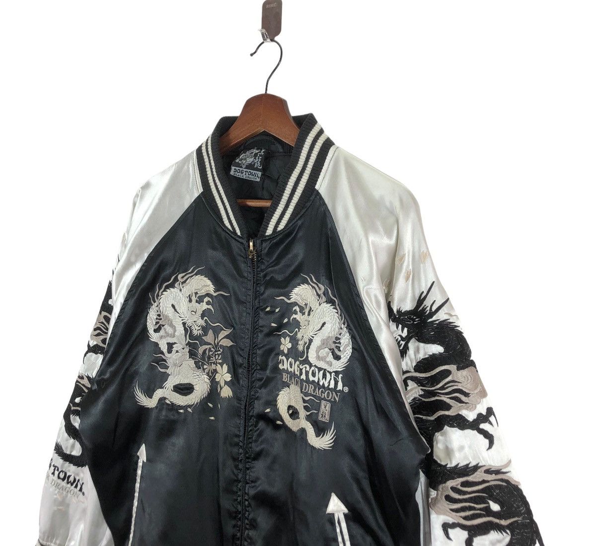 Dogtown VINTAGE SUKAJAN DOG TOWN BLACK DRAGON SOUVENIR SATIN JACKET Size US L / EU 52-54 / 3 - 6 Thumbnail