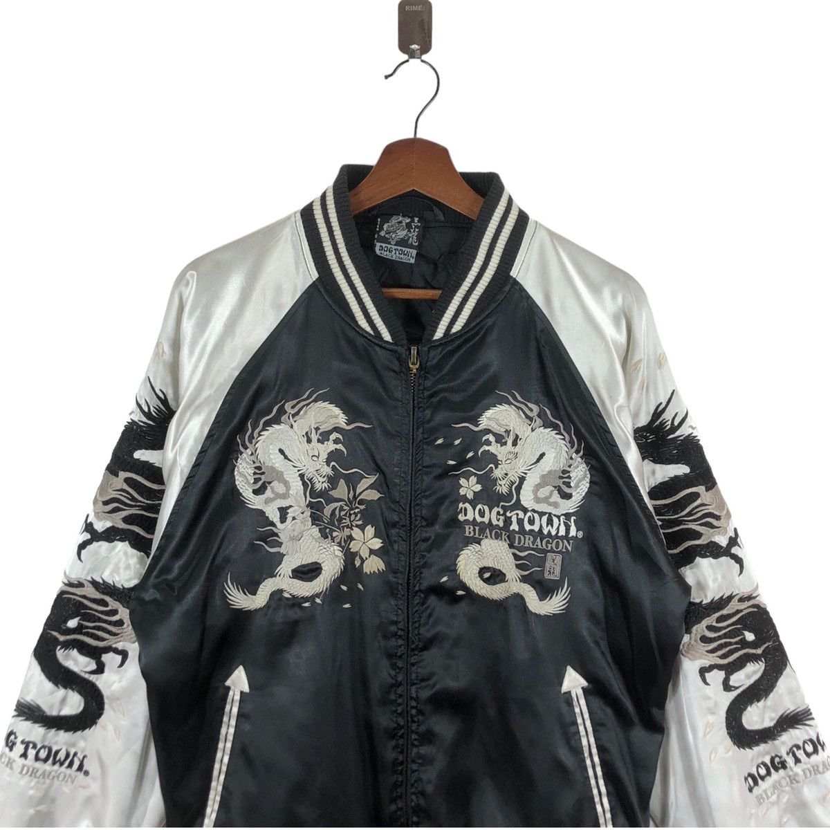 Dogtown VINTAGE SUKAJAN DOG TOWN BLACK DRAGON SOUVENIR SATIN JACKET Size US L / EU 52-54 / 3 - 5 Thumbnail