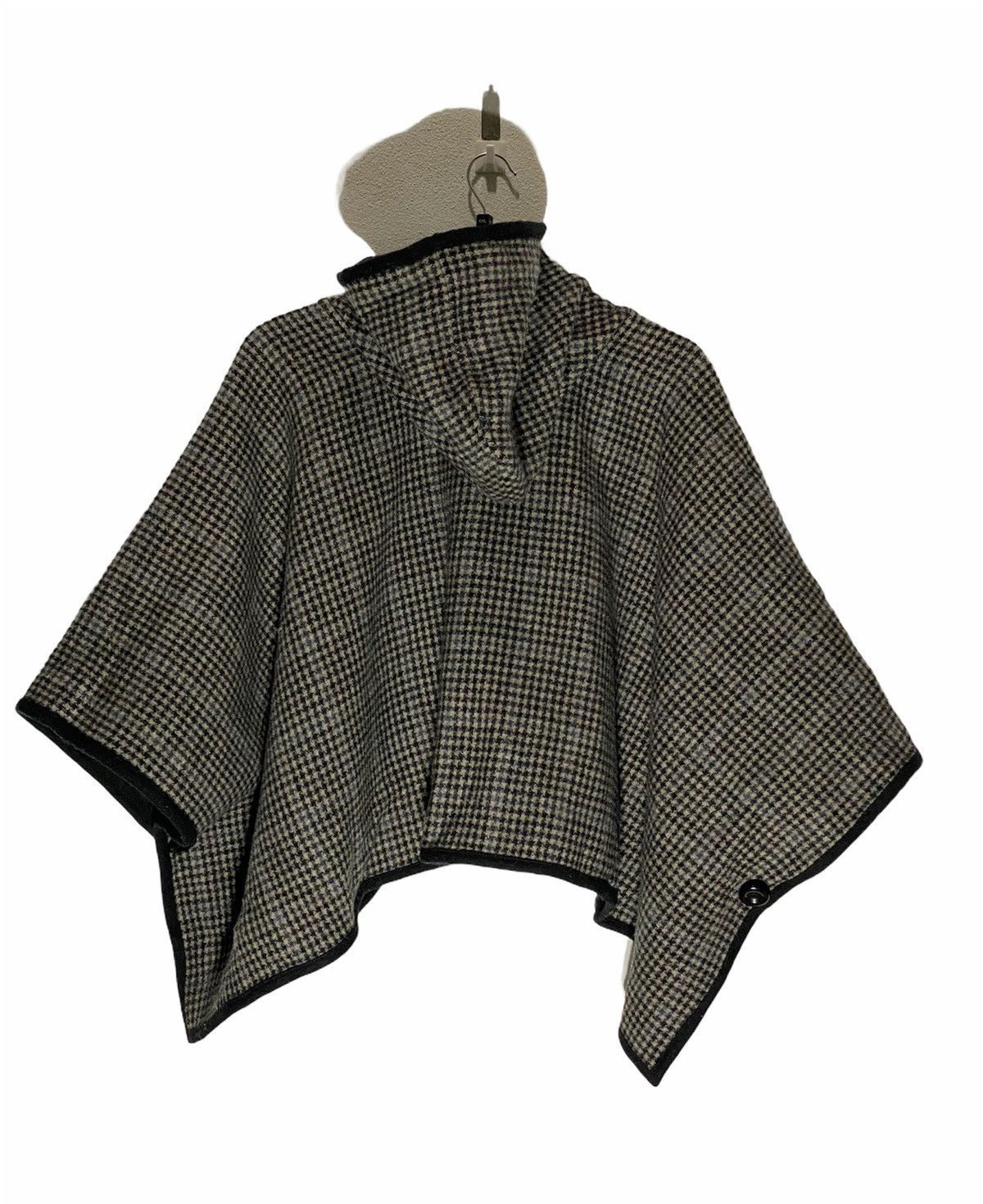 Vintage VINTAGE HOODIES CLOAKS AND CAPES REVERSIBLE Size US M / EU 48-50 / 2 - 4 Thumbnail