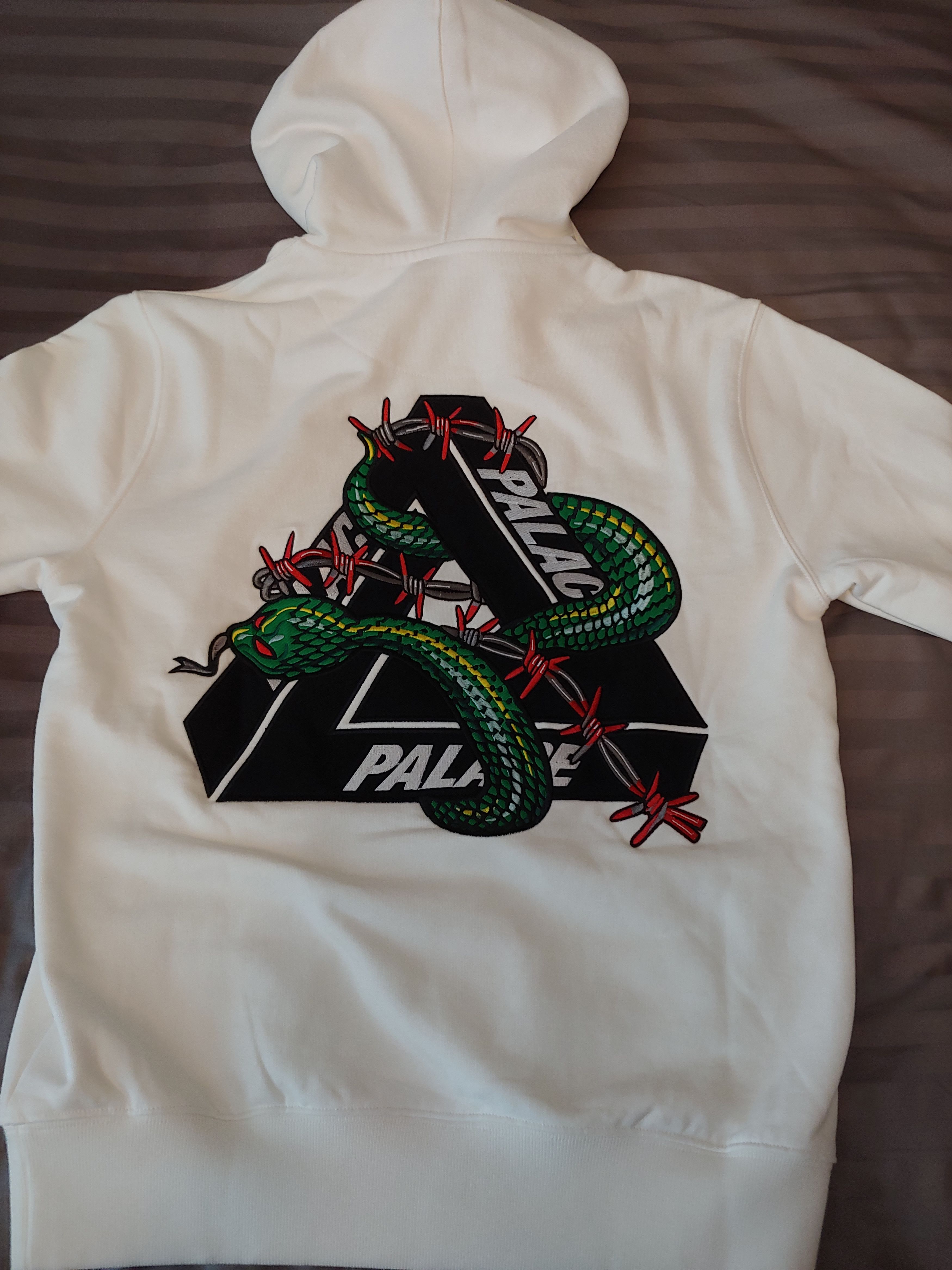 Palace hesh mit fresh hood white sale