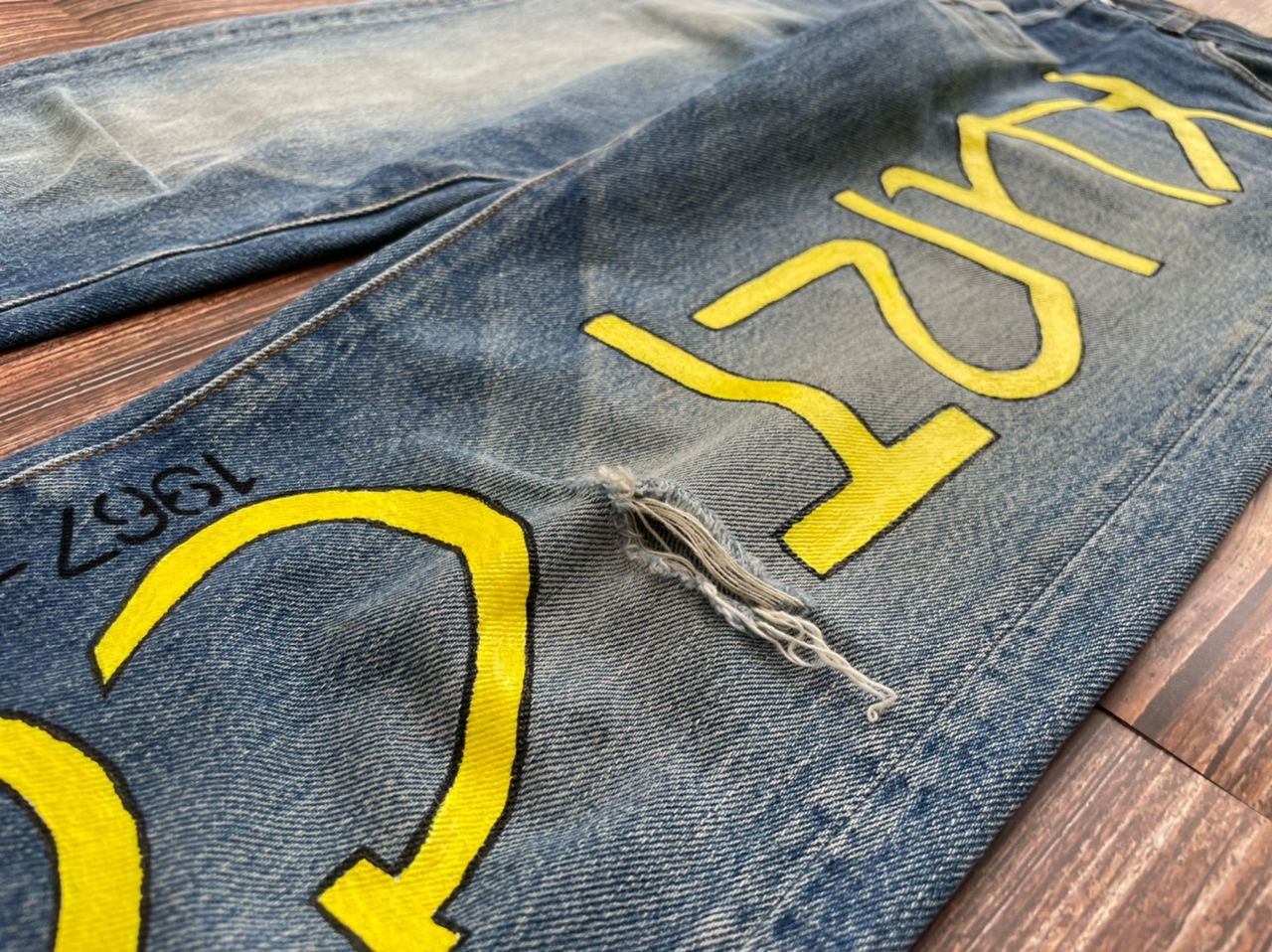 Levi's Levis 501 Jeans KURT COBAIN Painting Size US 29 - 11 Thumbnail