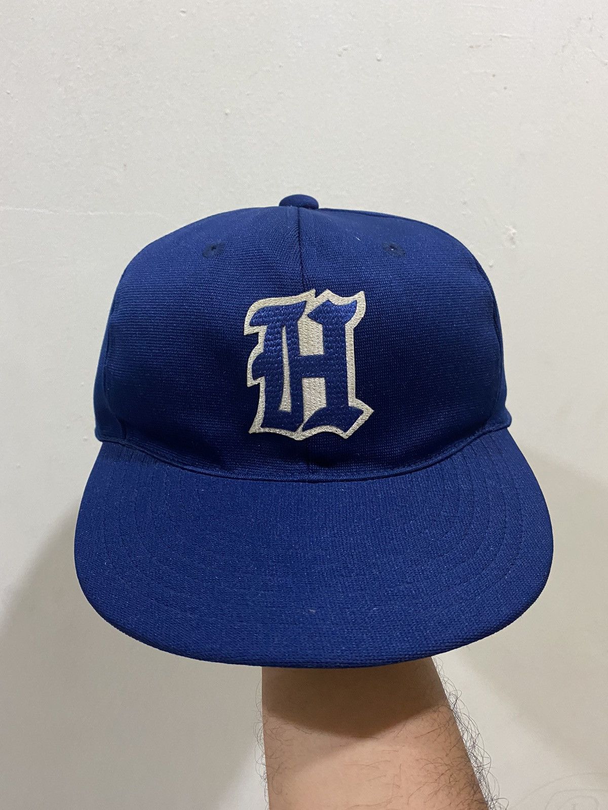 Vintage VTG “H” Japanese Baseball Team Descente Hat Size ONE SIZE - 1 Thumbnail
