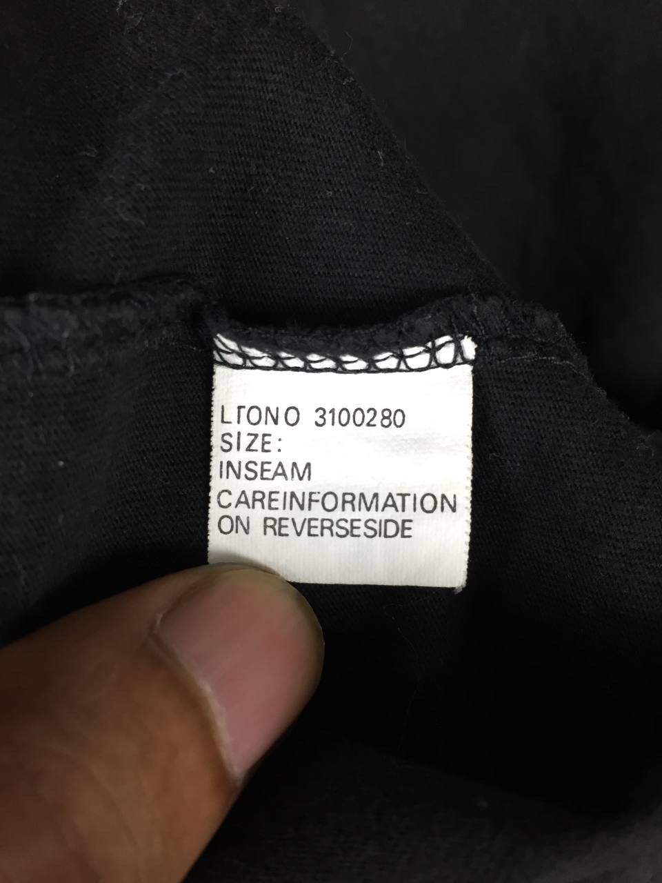 Apple Vtg Anti Nudism Head Phone Tech Wear Graphic Tee Size US L / EU 52-54 / 3 - 11 Thumbnail