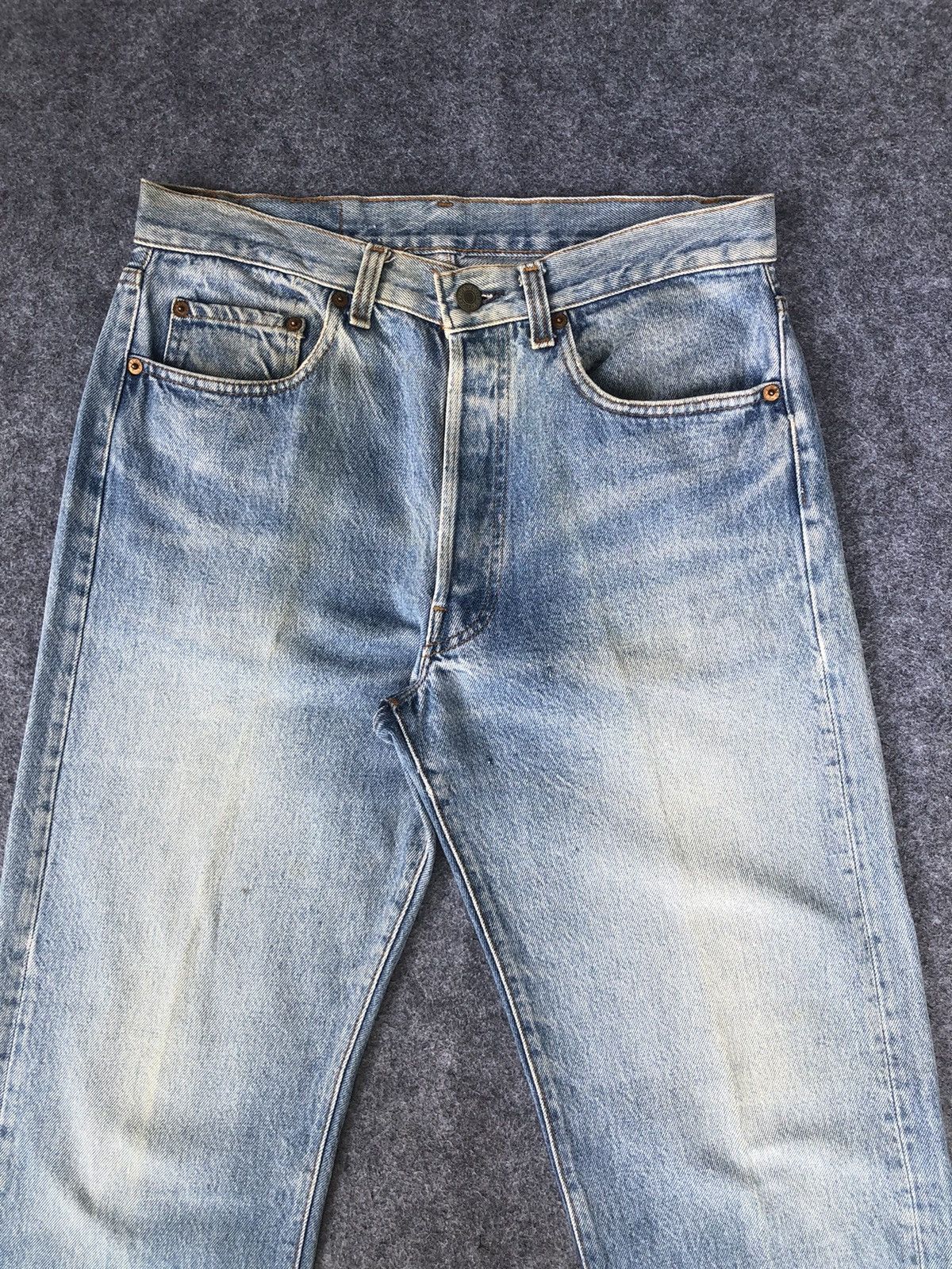 Jean Rare🔥Vintage 80s Levis 501 Light Wash Denim Jeans Size US 32 / EU 48 - 3 Thumbnail