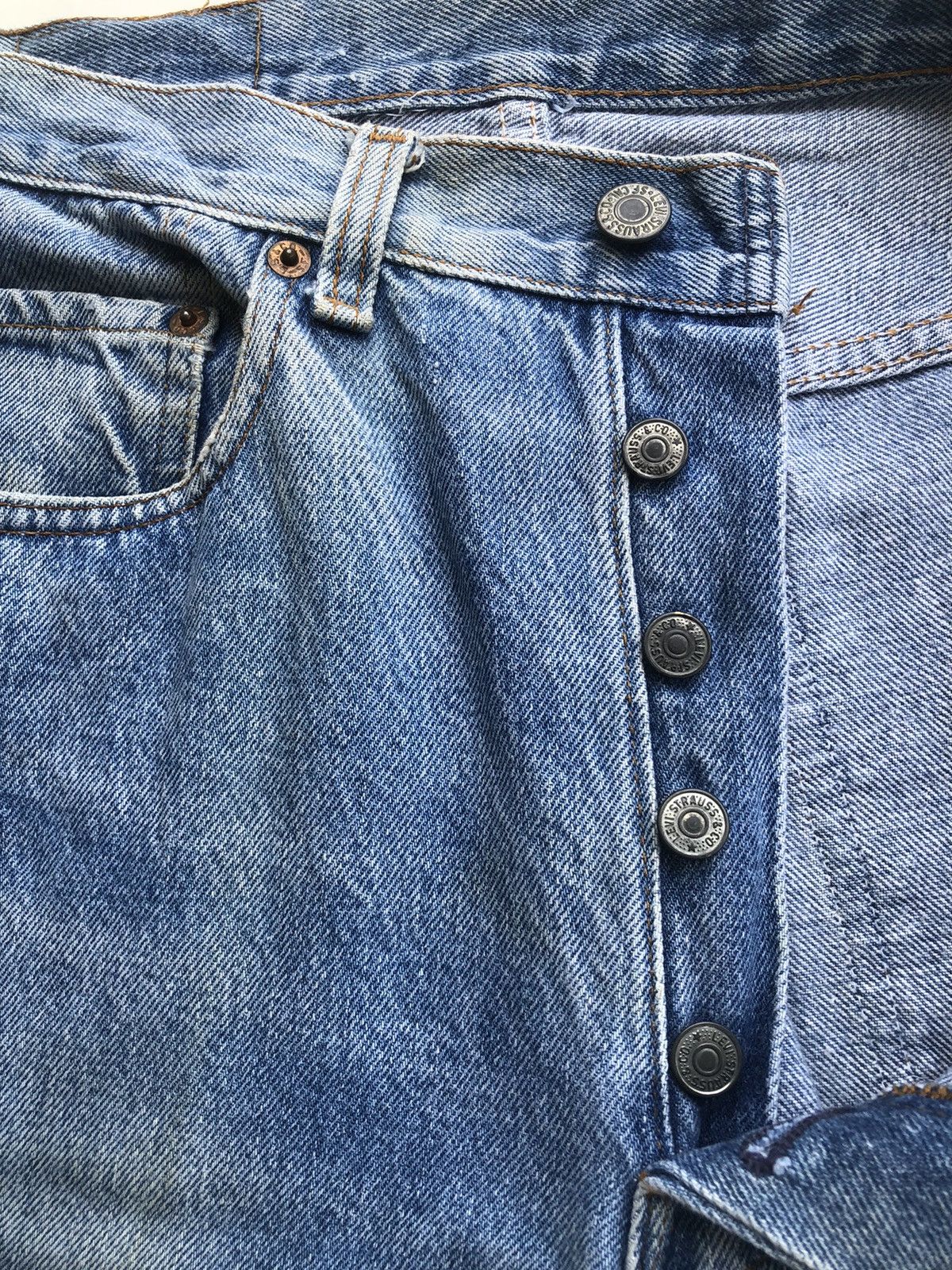 Jean Rare🔥Vintage 80s Levis 501 Light Wash Denim Jeans Size US 32 / EU 48 - 11 Thumbnail