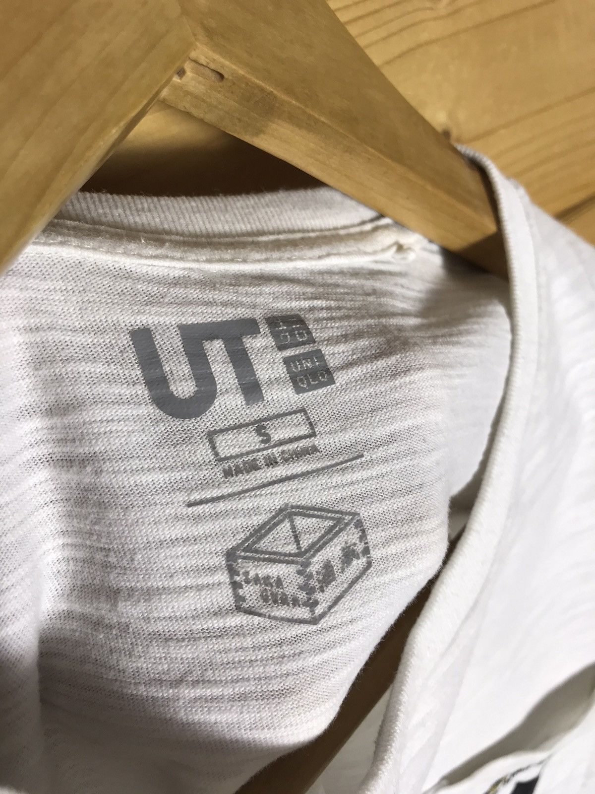 Uniqlo Uniqlo X Kenbishi Sake Feudal Japan Tee Size US S / EU 44-46 / 1 - 6 Thumbnail
