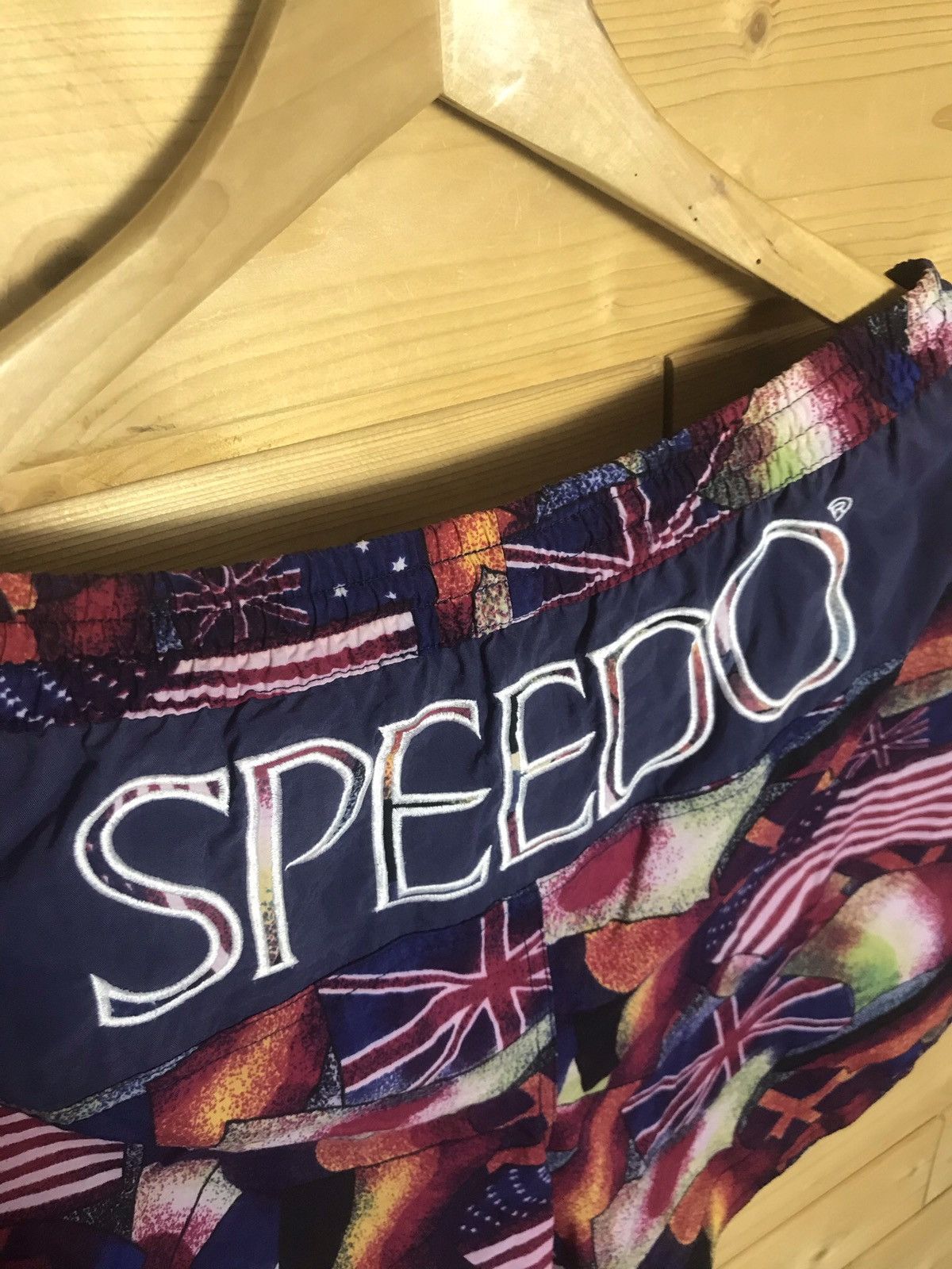 Speedo Vintage Speedo big logo over print shorts Size US 32 / EU 48 - 9 Thumbnail