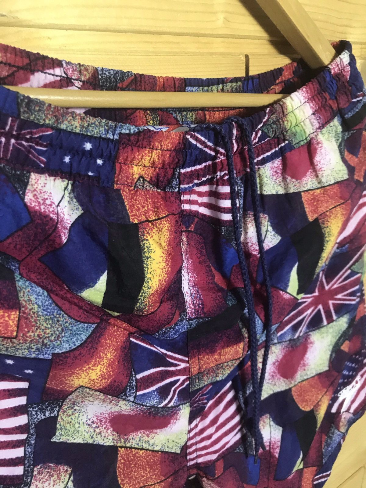 Speedo Vintage Speedo big logo over print shorts Size US 32 / EU 48 - 5 Thumbnail